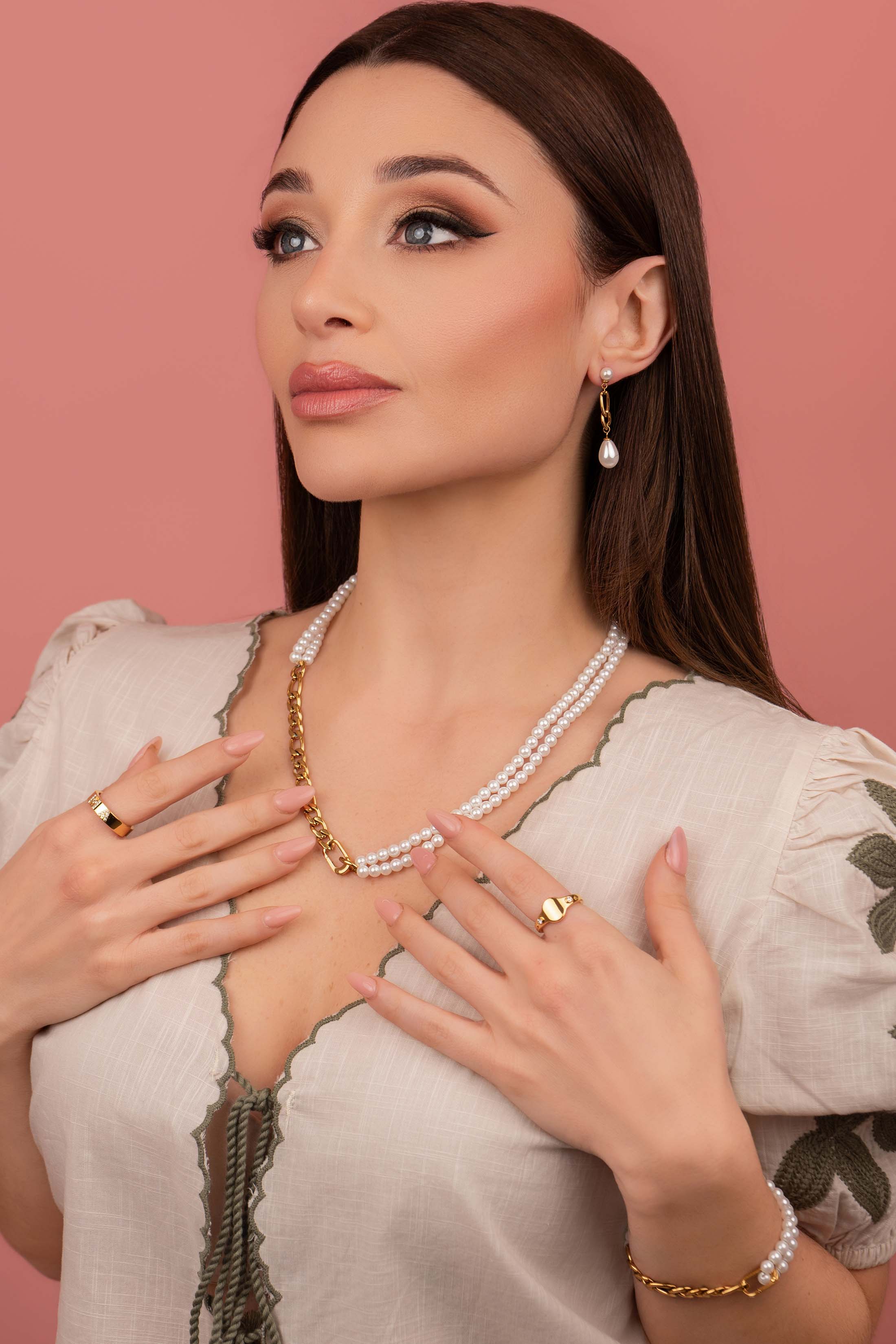 Linked in Pearls Necklace, Bracelet & Rossica Candle Gift Set