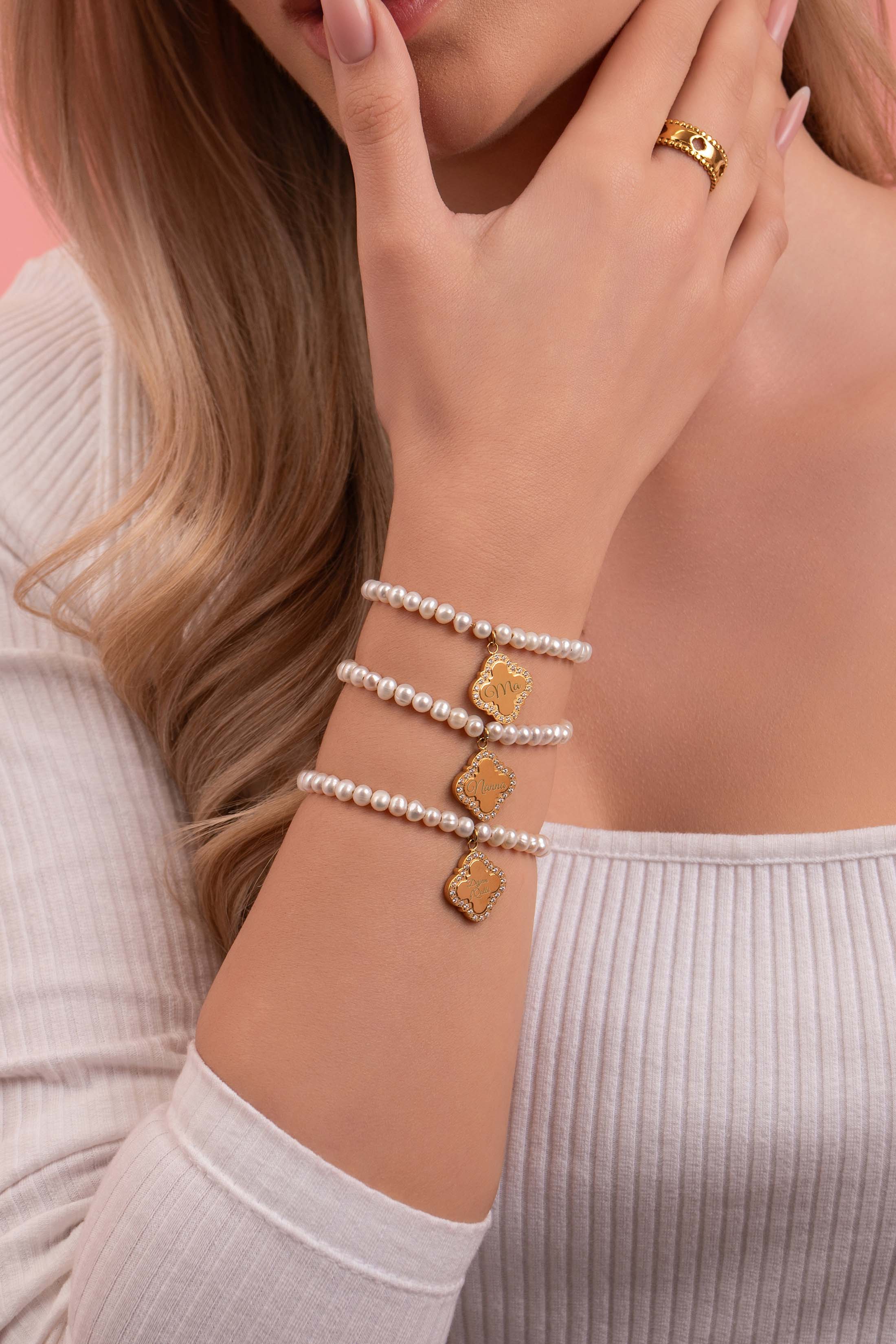 Carisma Engravable Freshwater Pearl Bracelet & Rossica Candle Gift Set