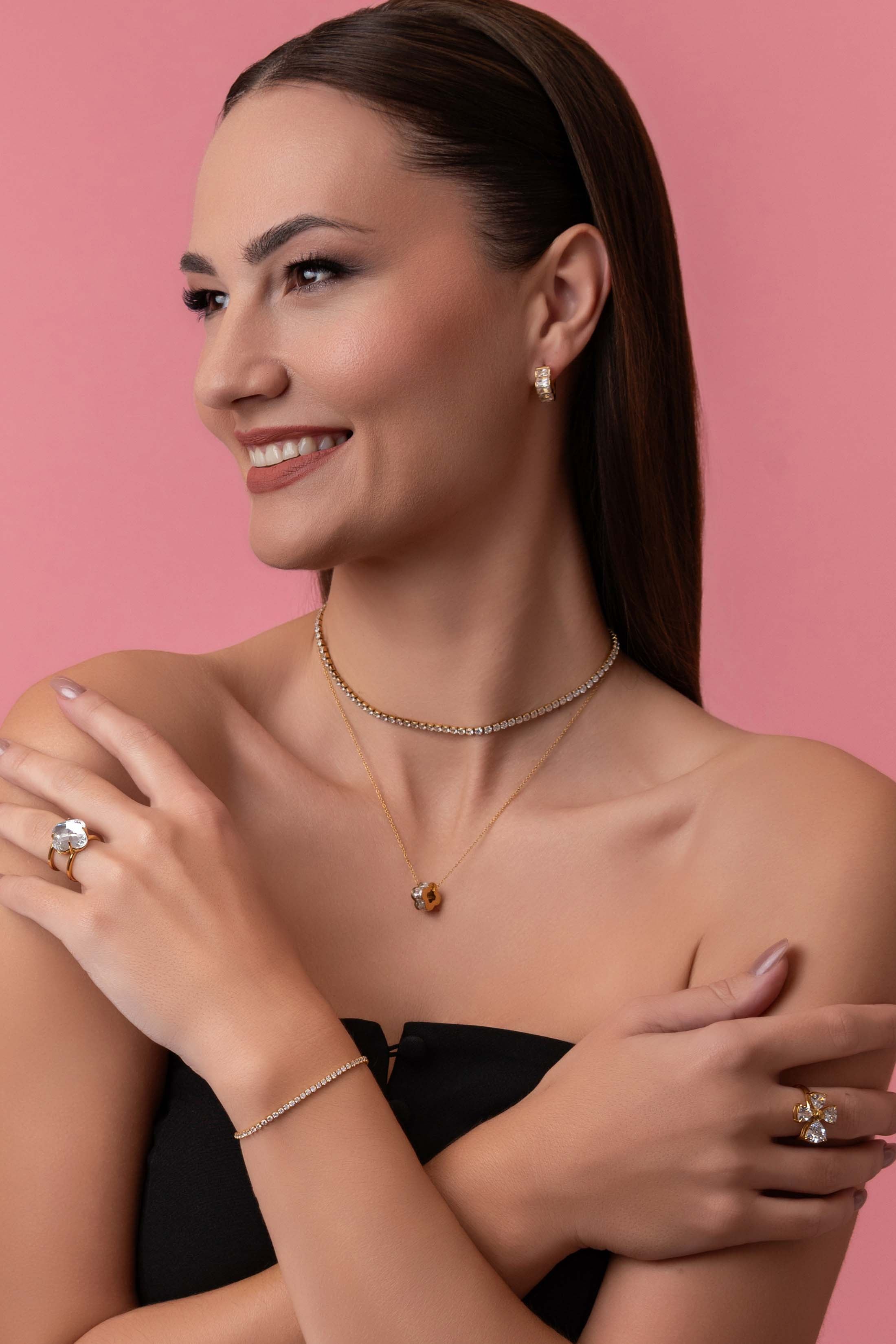 Zaria’s Huggies Earring Set