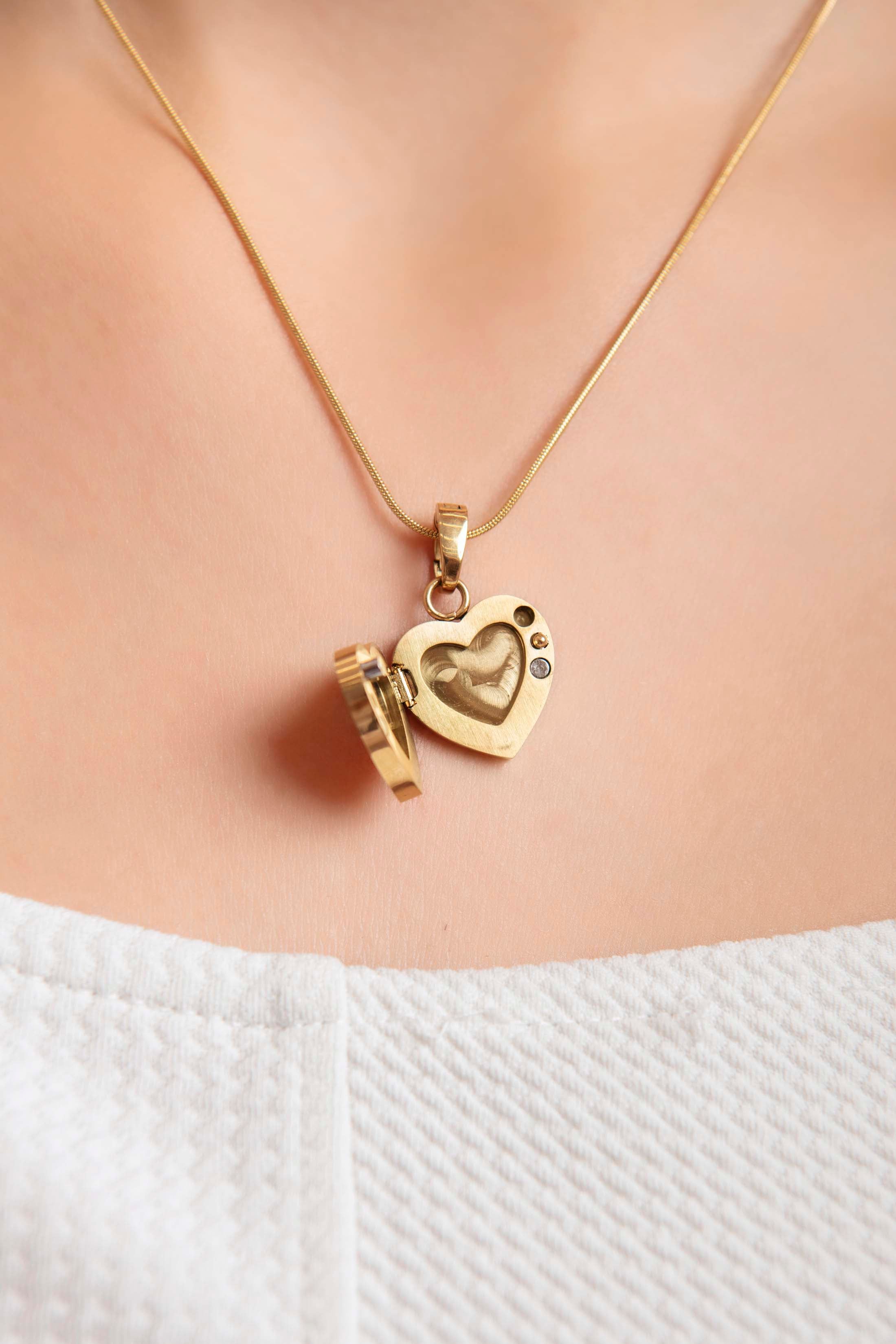 Pet Engravable Locket Pendant
