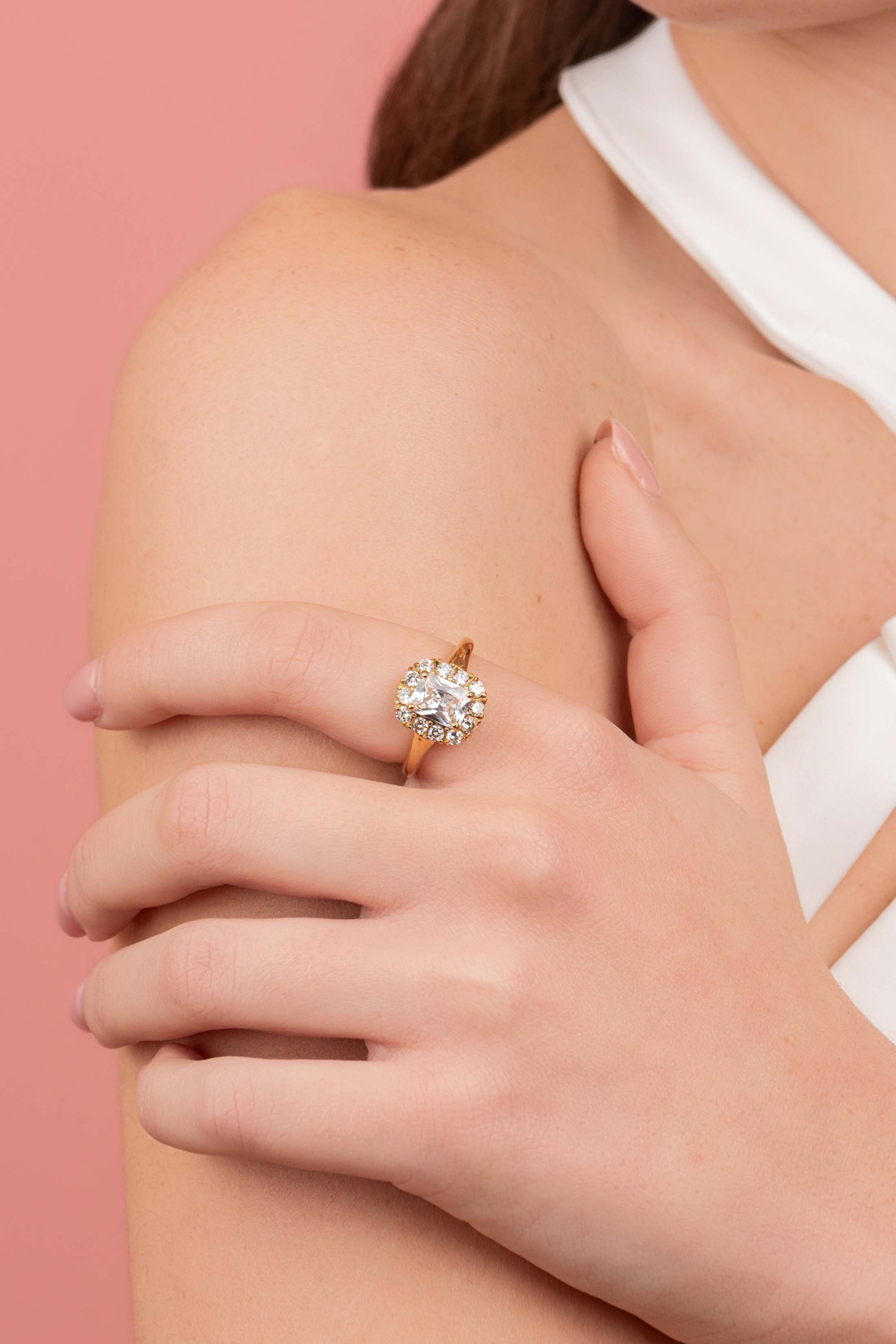 Alba Stud Earring, Ring & Rossica Candle Gift Set