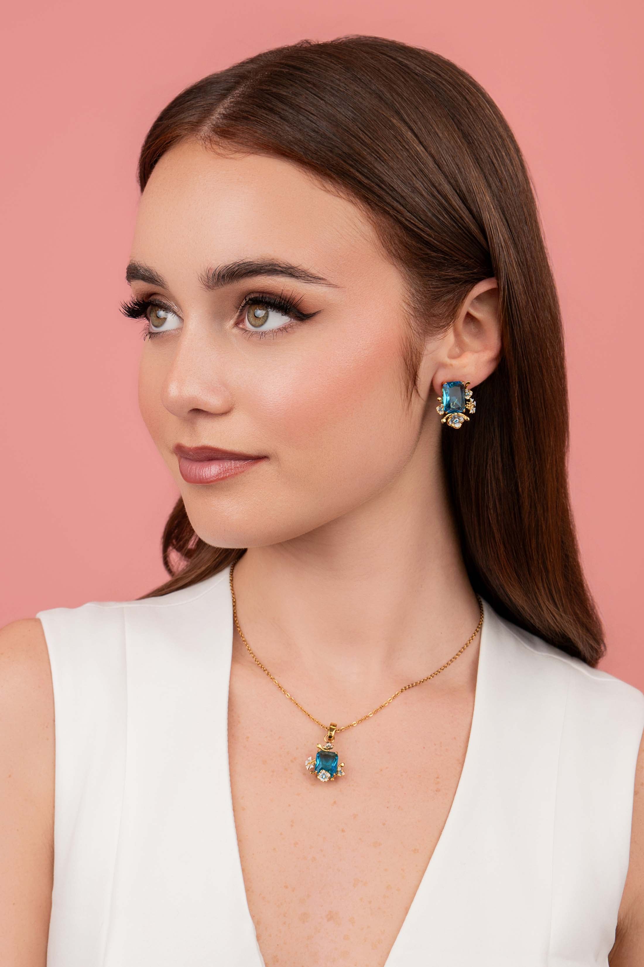 Pimpernell Blu Reġina Stud Earrings & Necklace Gift Set
