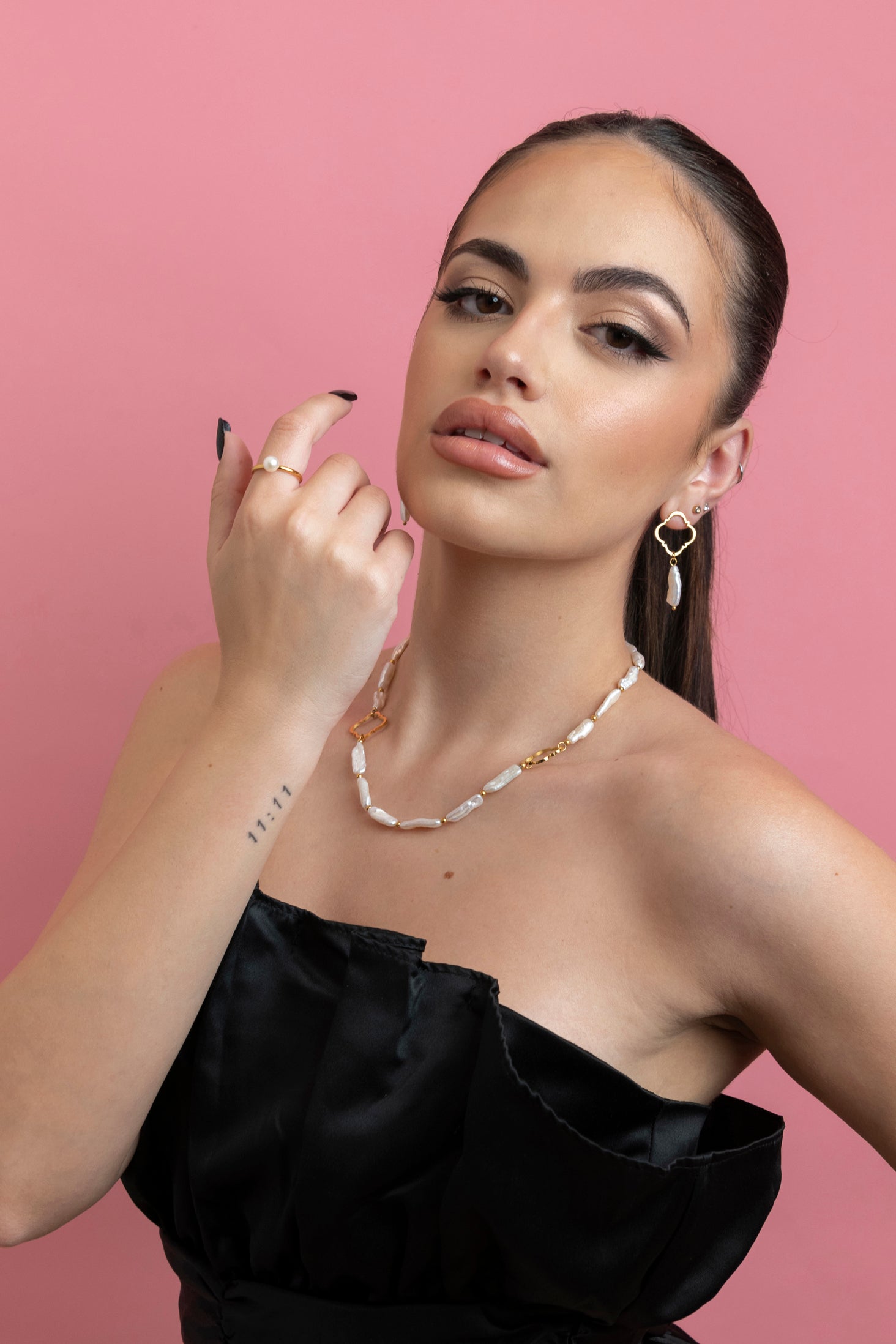 Meghan’s Baroque Freshwater Pearl Earring Set & Necklace Gift Set