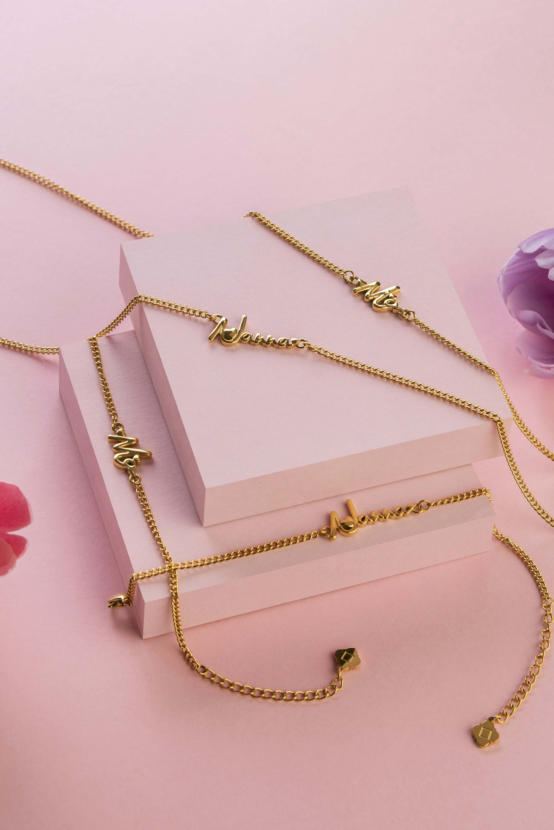 Ma Cursive Necklace