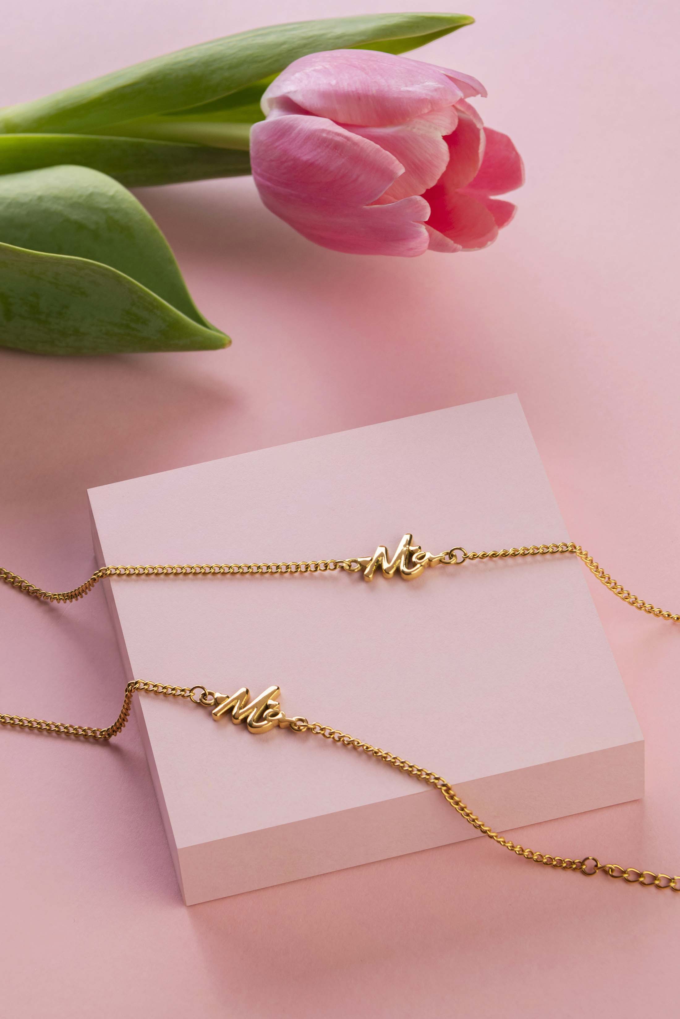 Ma Cursive Necklace