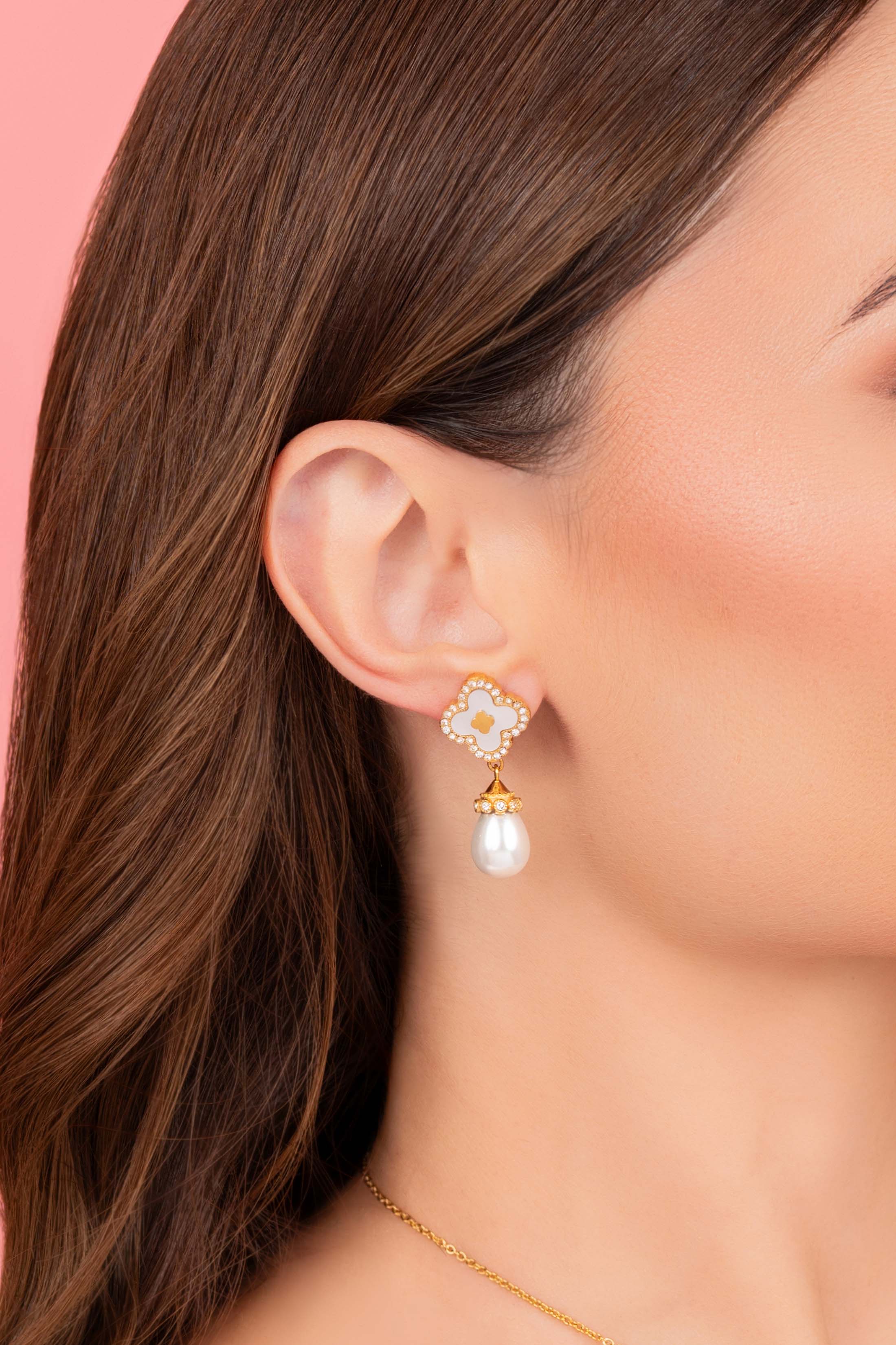 Dazzling Perla Drop Stud Earring Set