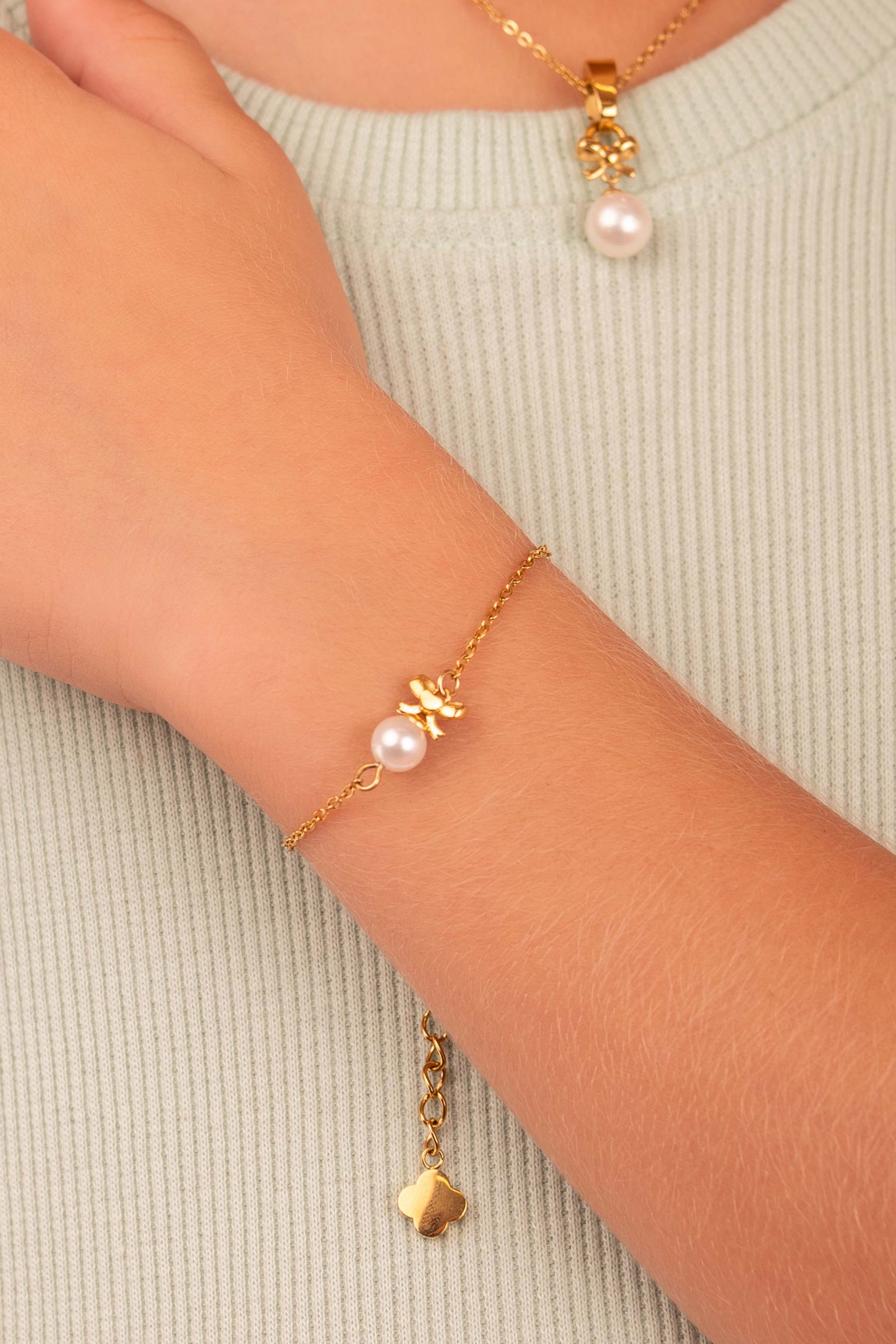 Bow Perla Stud Earrings, Bracelet & Necklace Gift Set