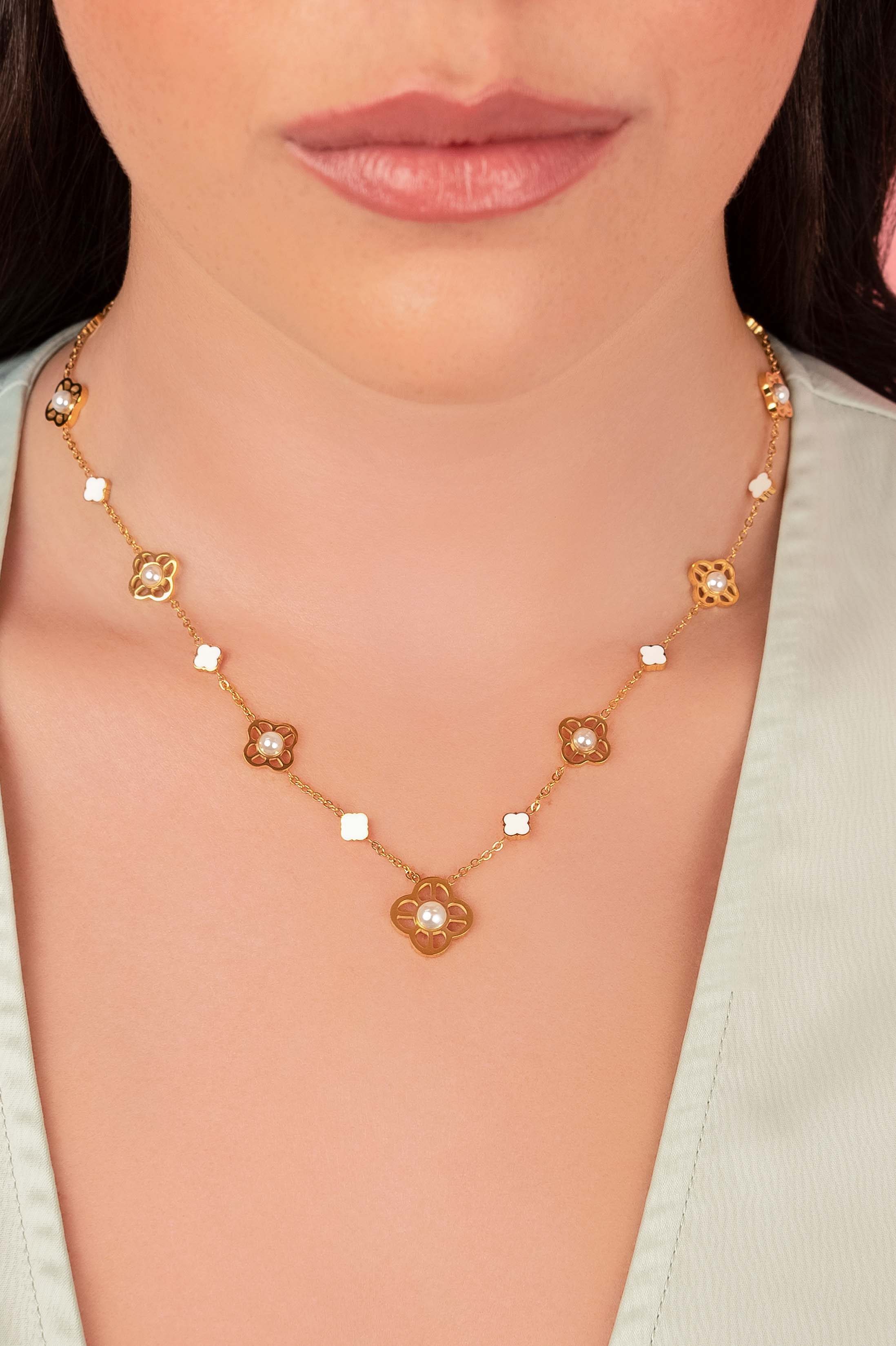 Carisma Pearl Flower Necklace