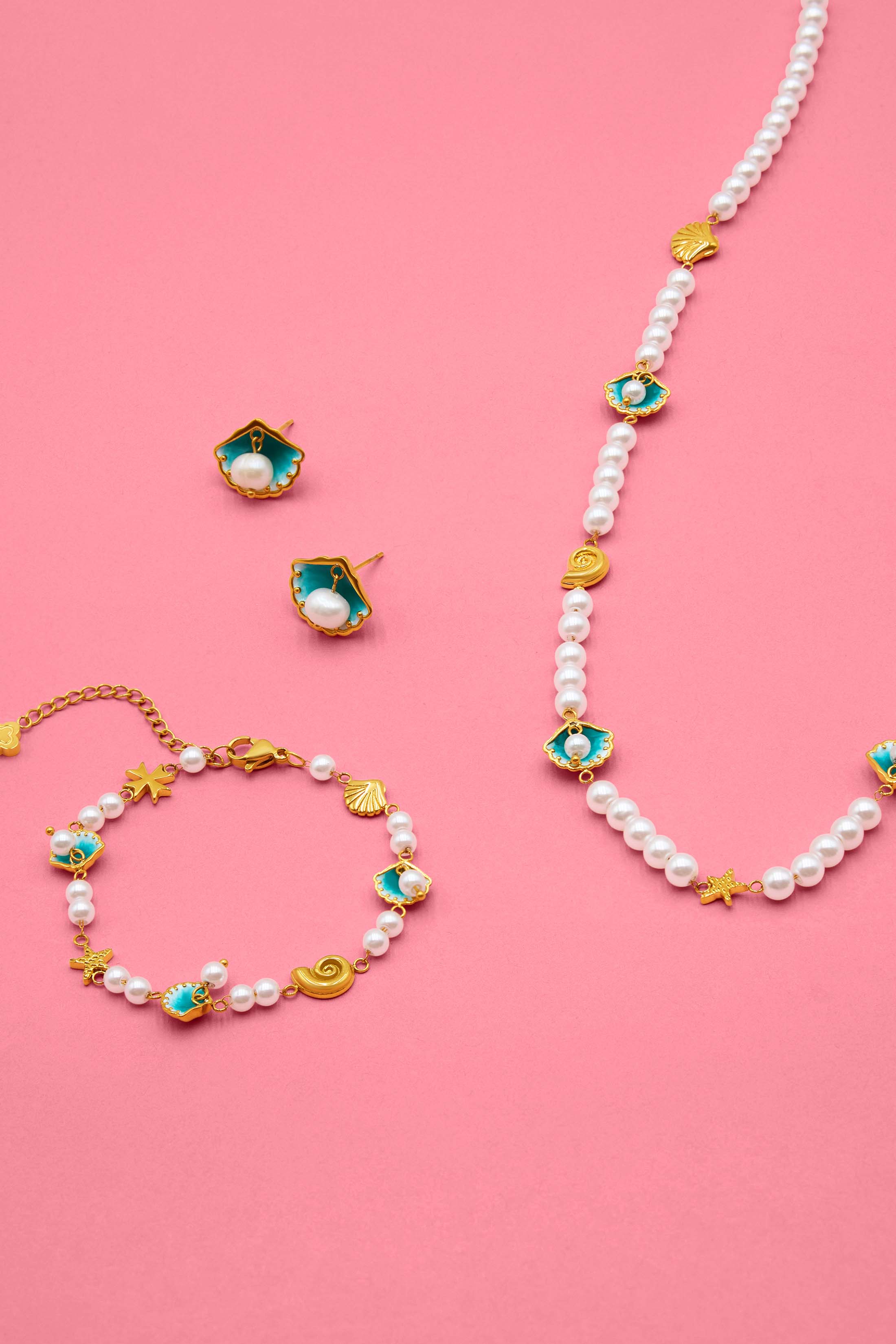 Kemmuna Perla Studs, Necklace & Bracelet Gift Set