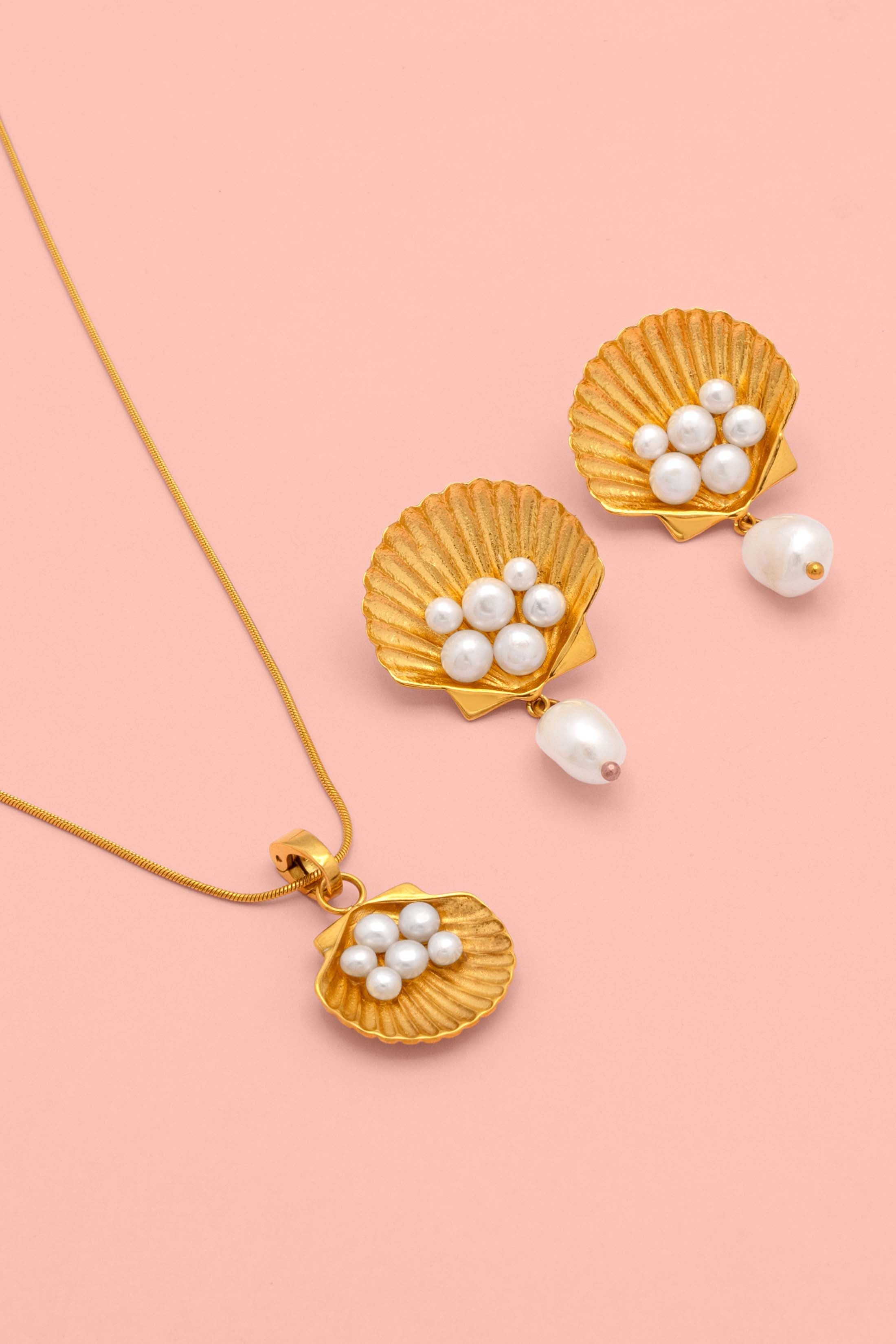 Arzella FreshWater Pearl Drop Stud Earrings & Pendant Gift Set