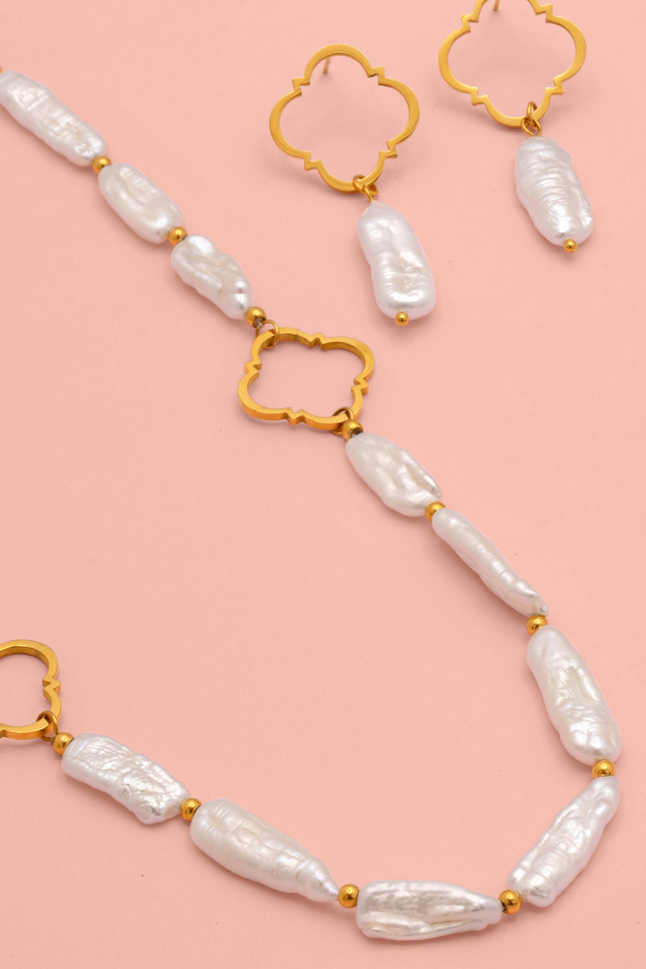 Meghan’s Baroque Freshwater Pearl Earring Set & Necklace Gift Set