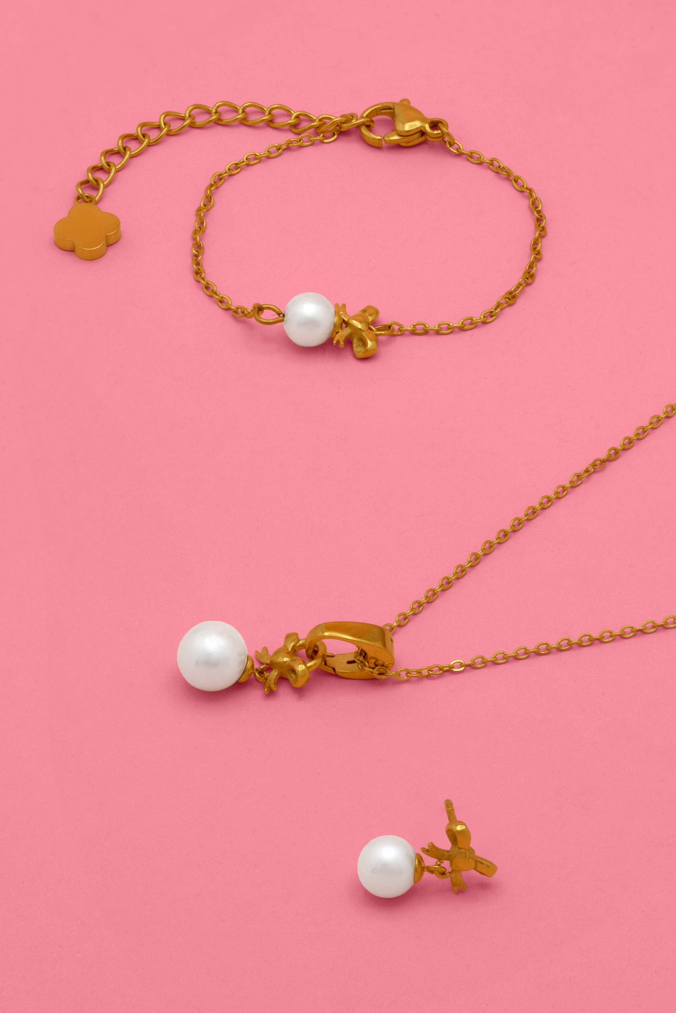 Bow Perla Stud Earrings, Bracelet & Necklace Gift Set