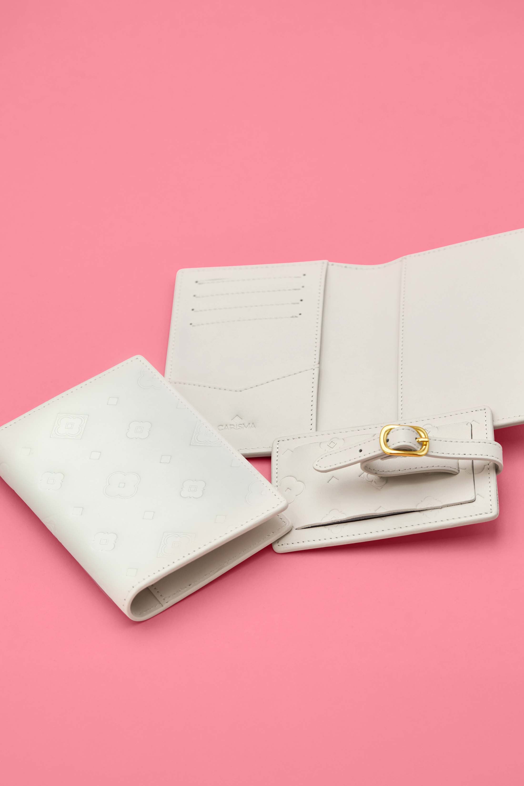 White Passport Cover & Luggage Tag