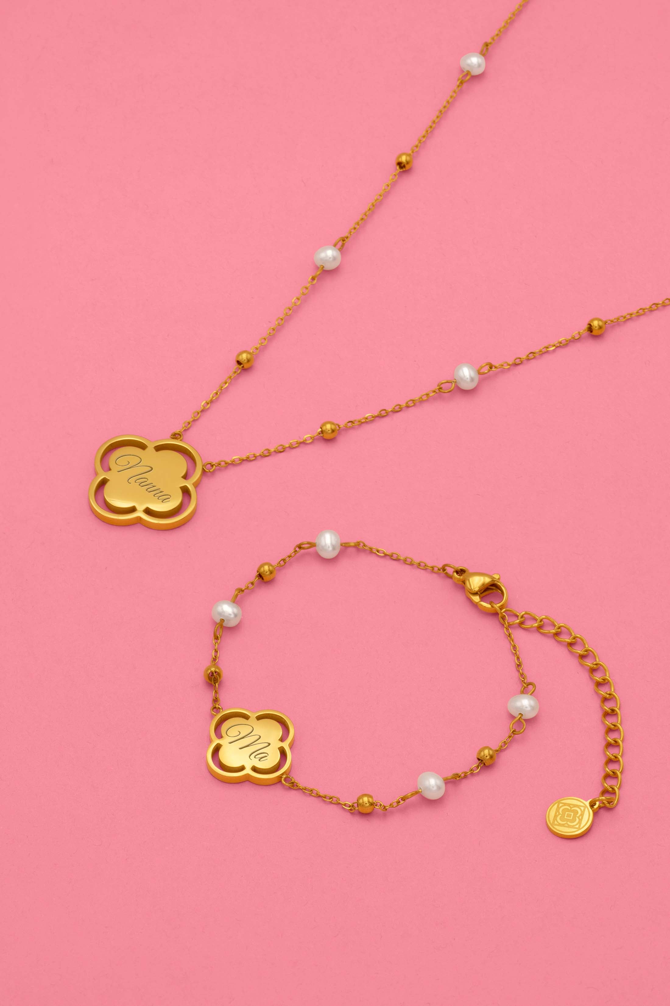 Engravable Carisma Logo Freshwater Pearl Necklace & Bracelet Gift Set