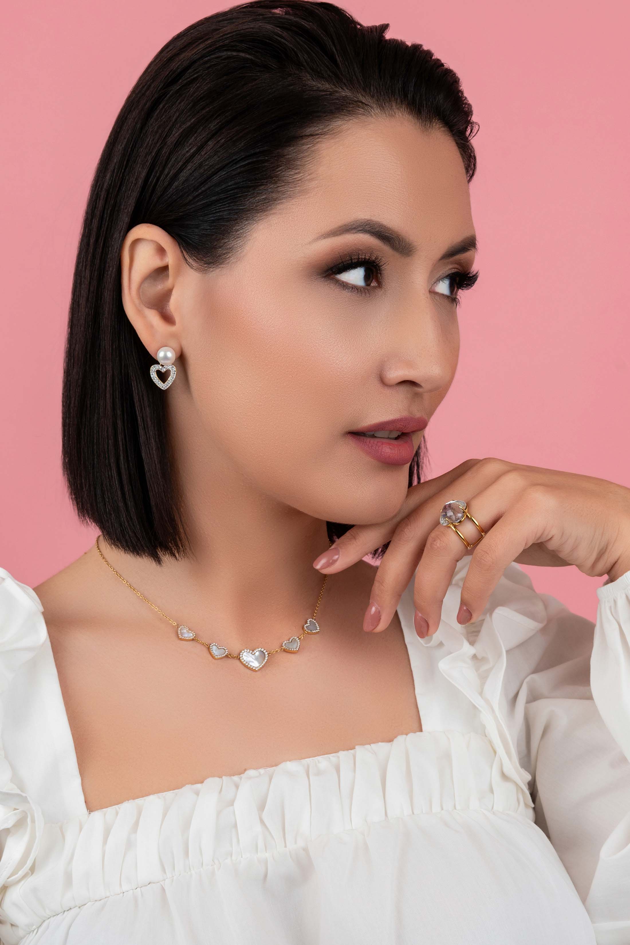 Qalbi Mother of Pearl Necklace