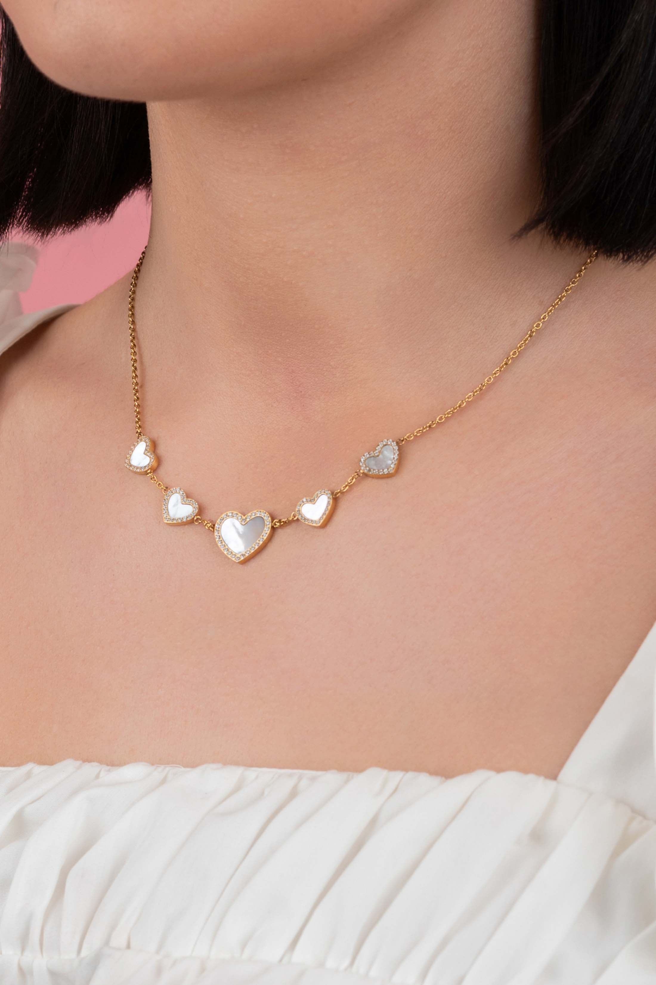 Qalbi Mother of Pearl Necklace