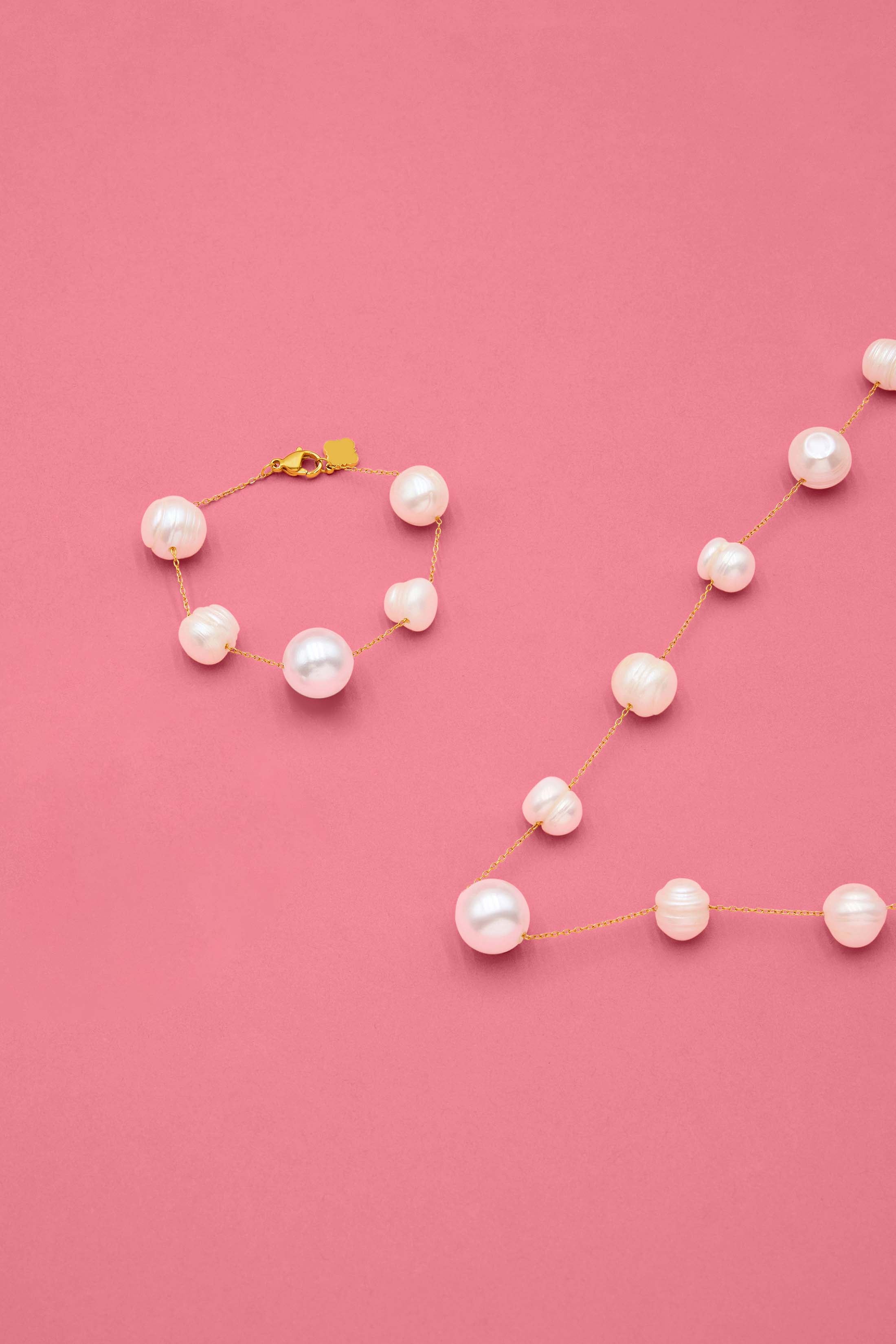Vivienne Perla Necklace & Bracelet Gift Set