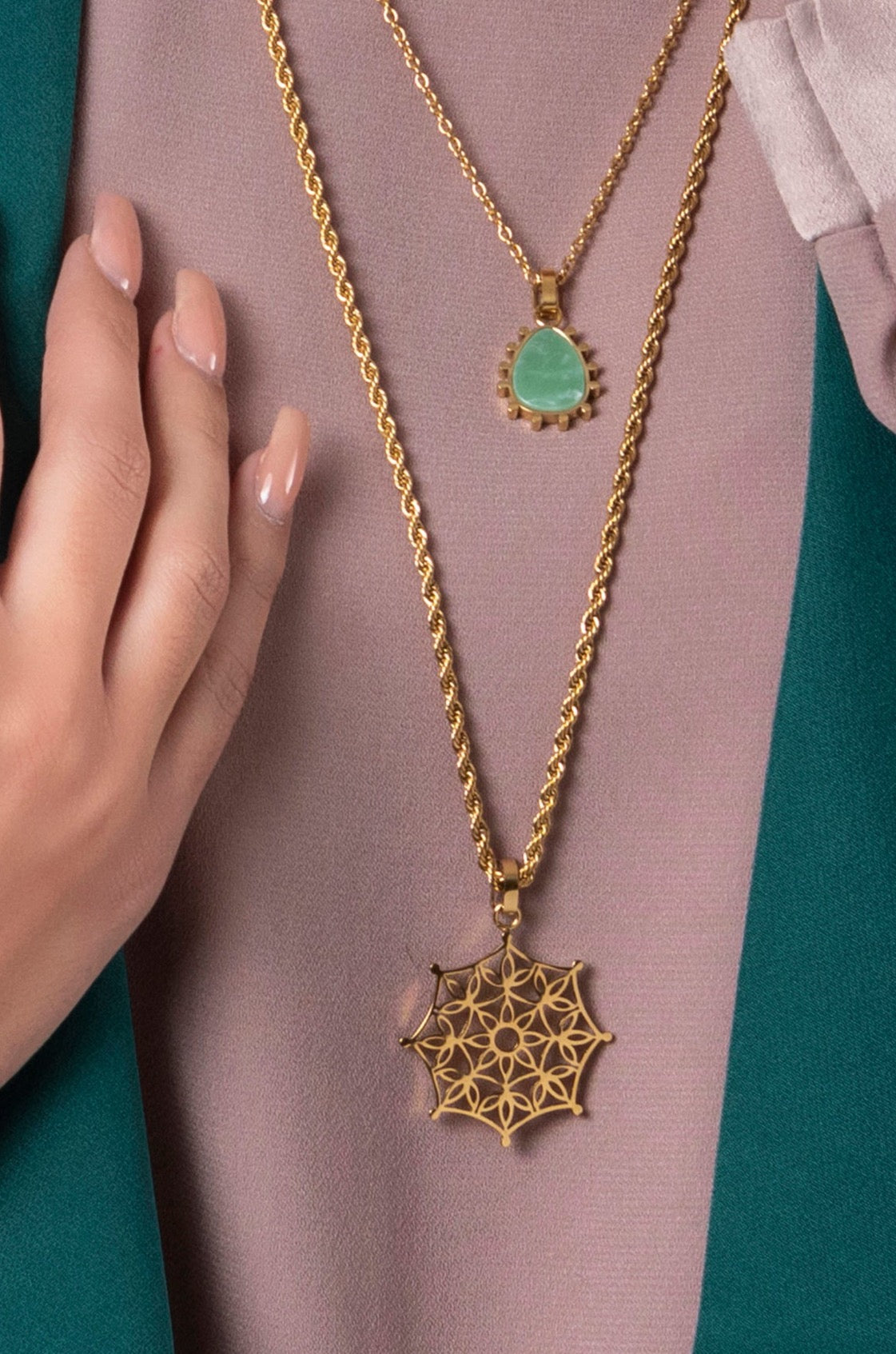 Sannat Lace Hollow Pendant