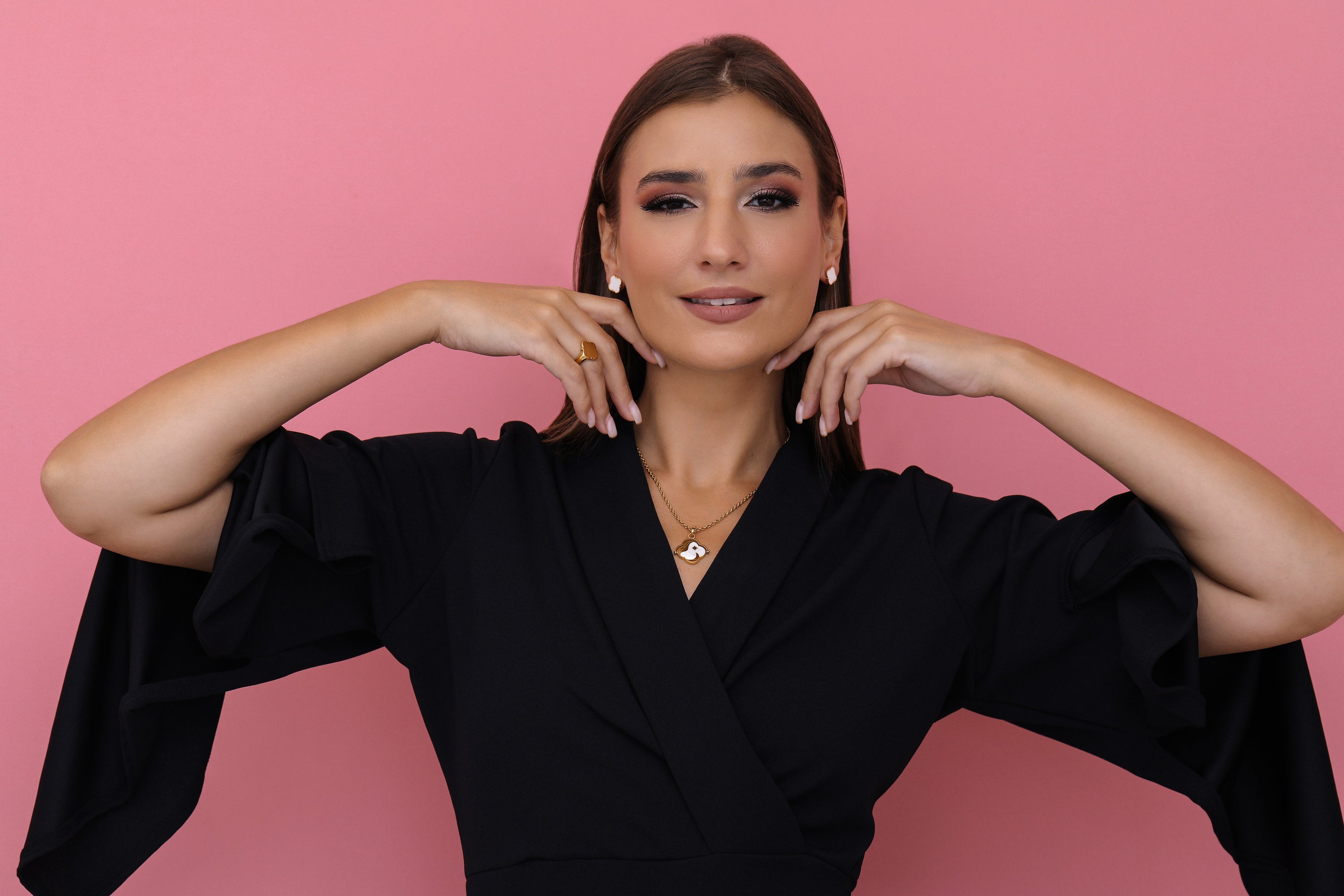 Carisma Logo Mother of Pearl Stud Earring Set