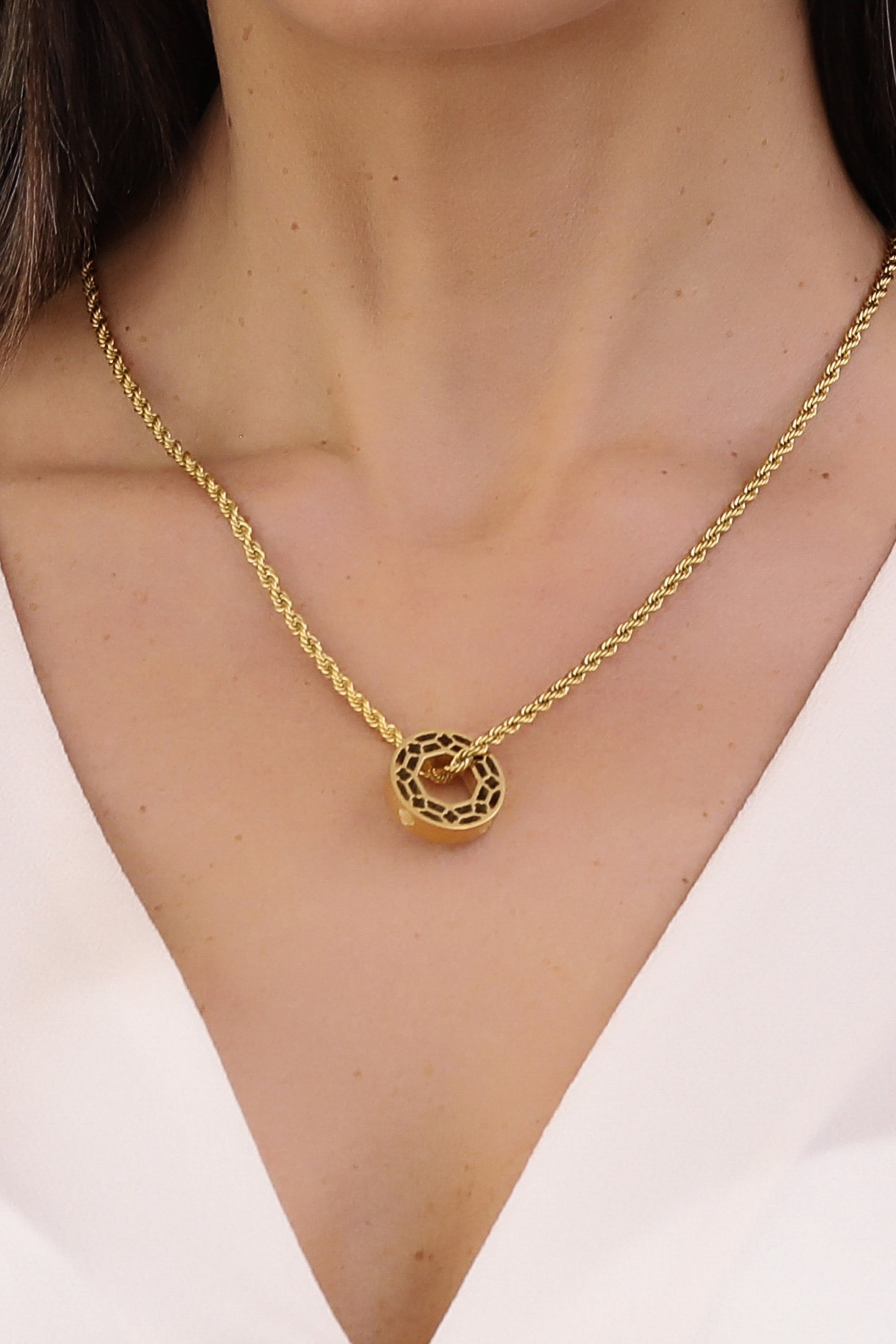 Gozo Lace Engravable Ring Pendant