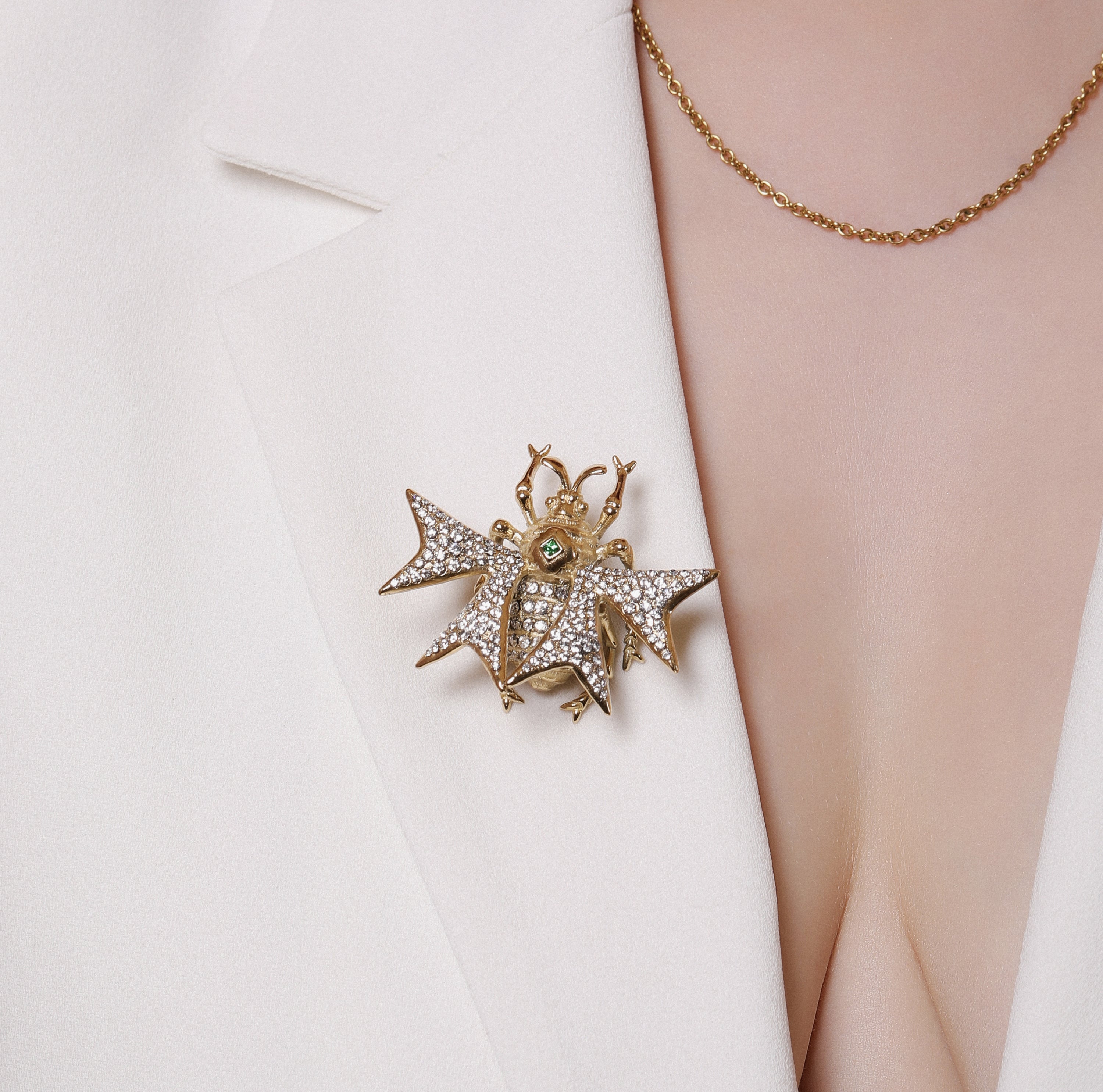 Reġina Brooch