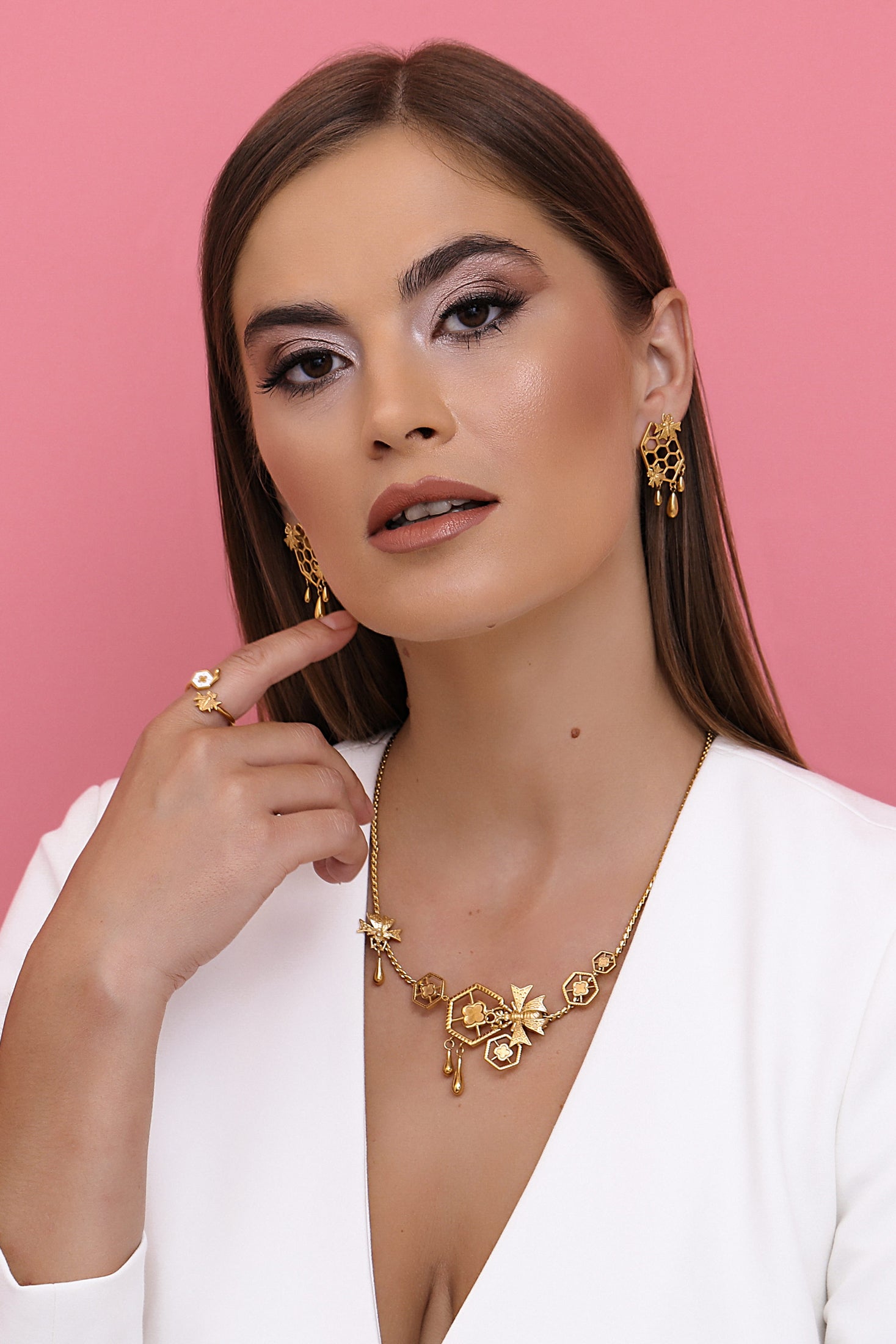 Reġina Statement Necklace & White Enamel Ring Gift Set
