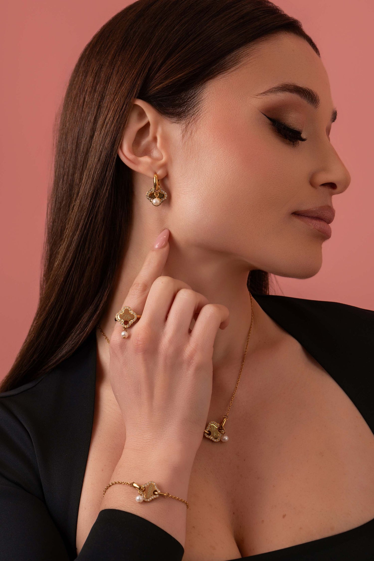 Pearl Linked Engravable Necklace, Bracelet &amp; Rossica Candle Gift Set