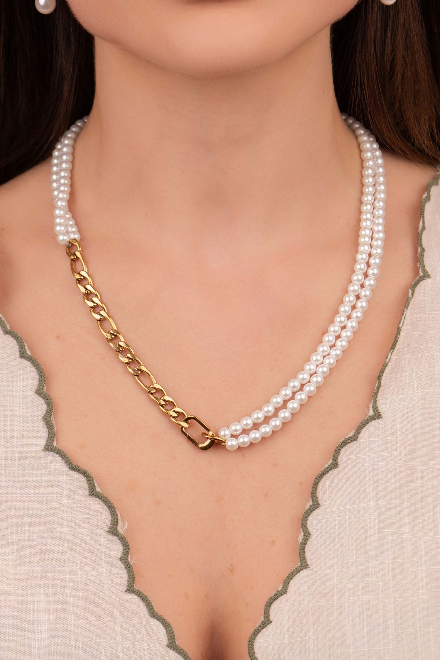 Linked in Pearls Necklace, Bracelet &amp; Rossica Candle Gift Set