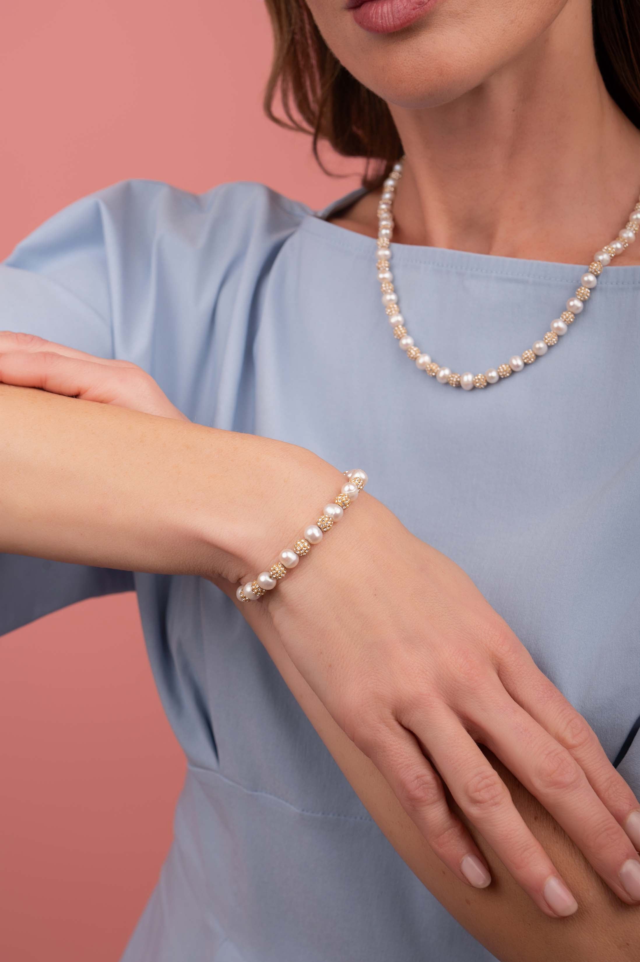 Pearl Radiance Bracelet &amp; Rossica Candle Gift Set