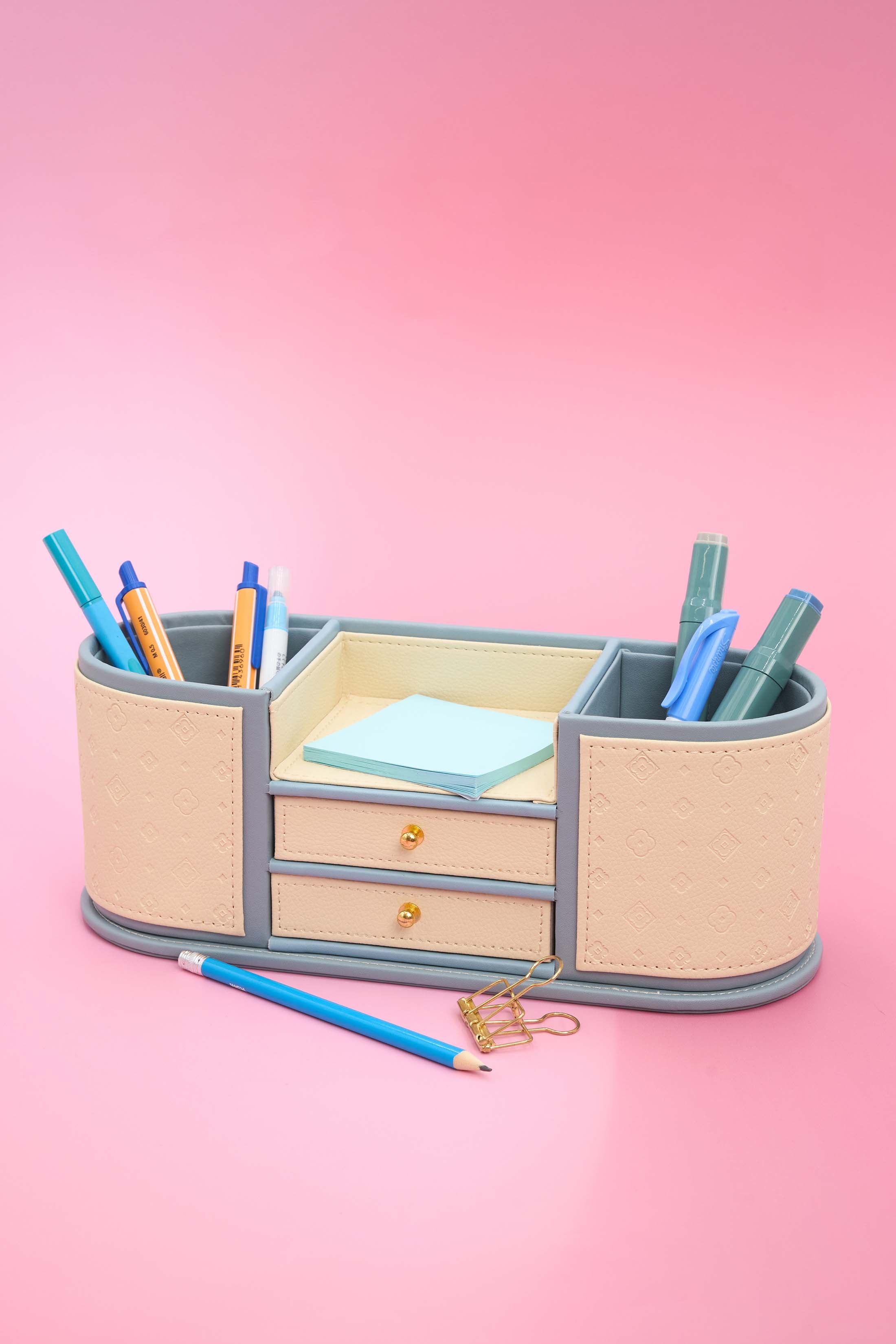 The Carisma Desk Companion