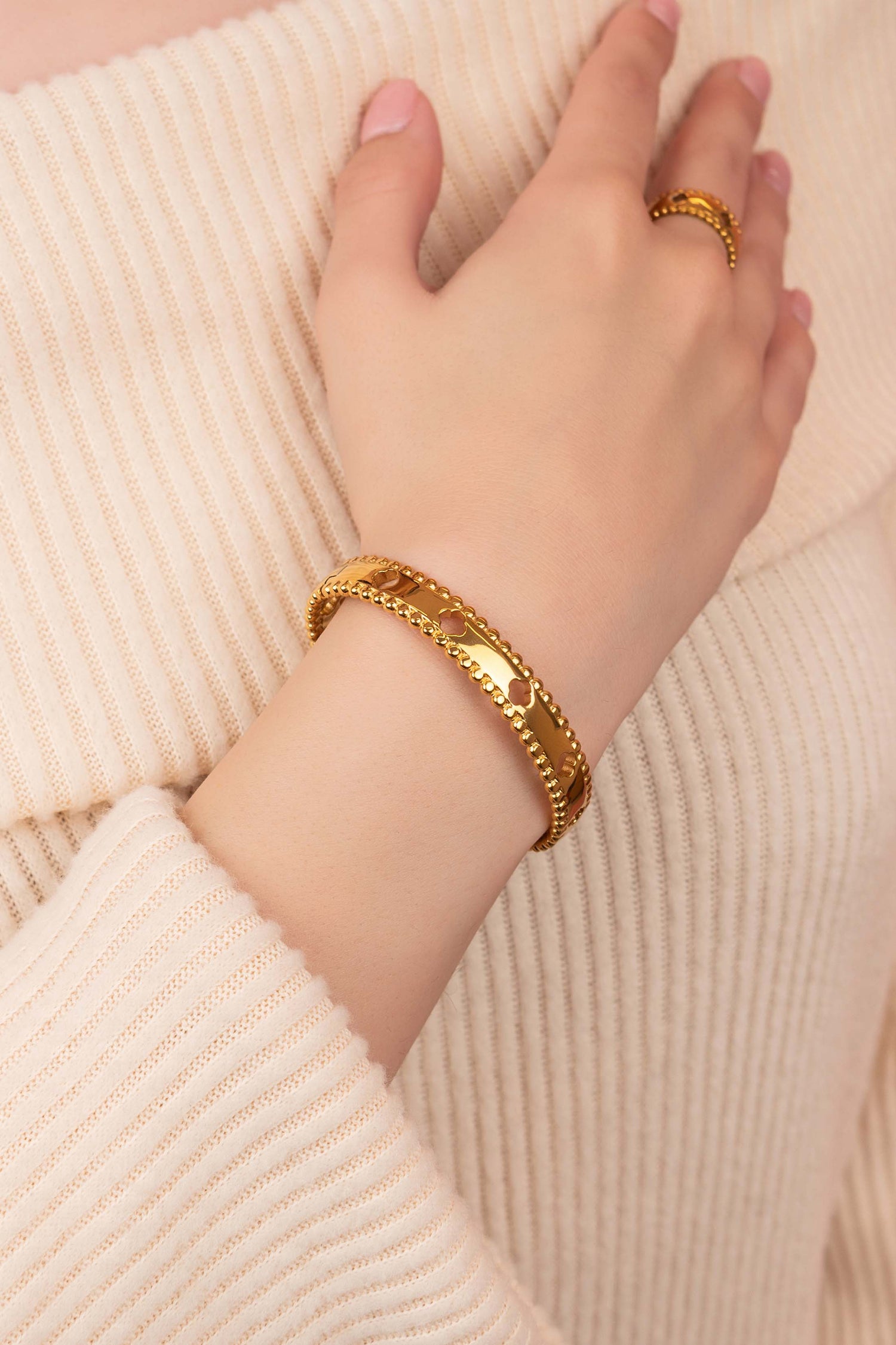 Carisma Emblem Bangle