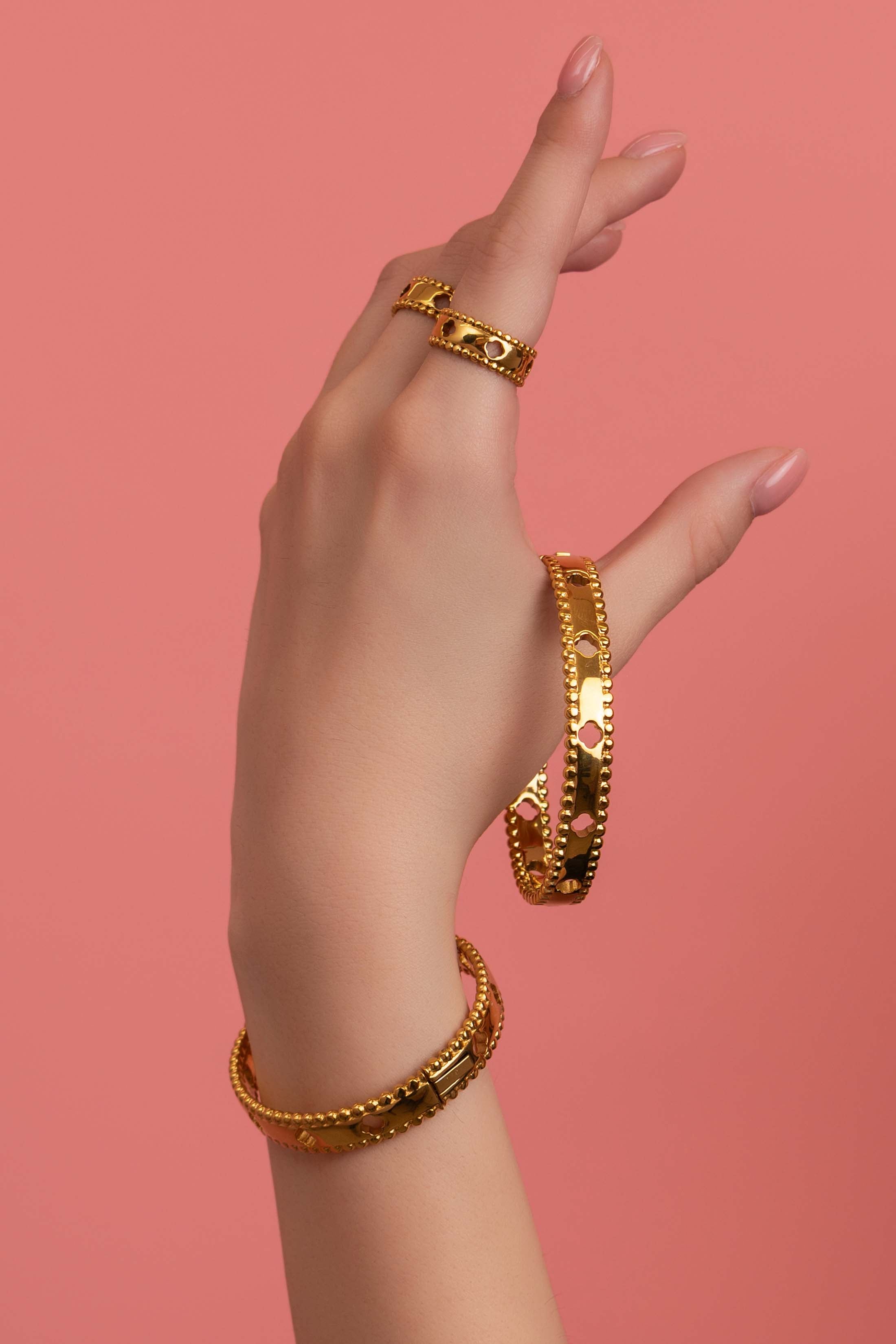 Carisma Emblem Bangle