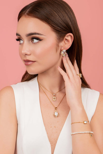Model wearing Ġiżimin Reġina Necklace