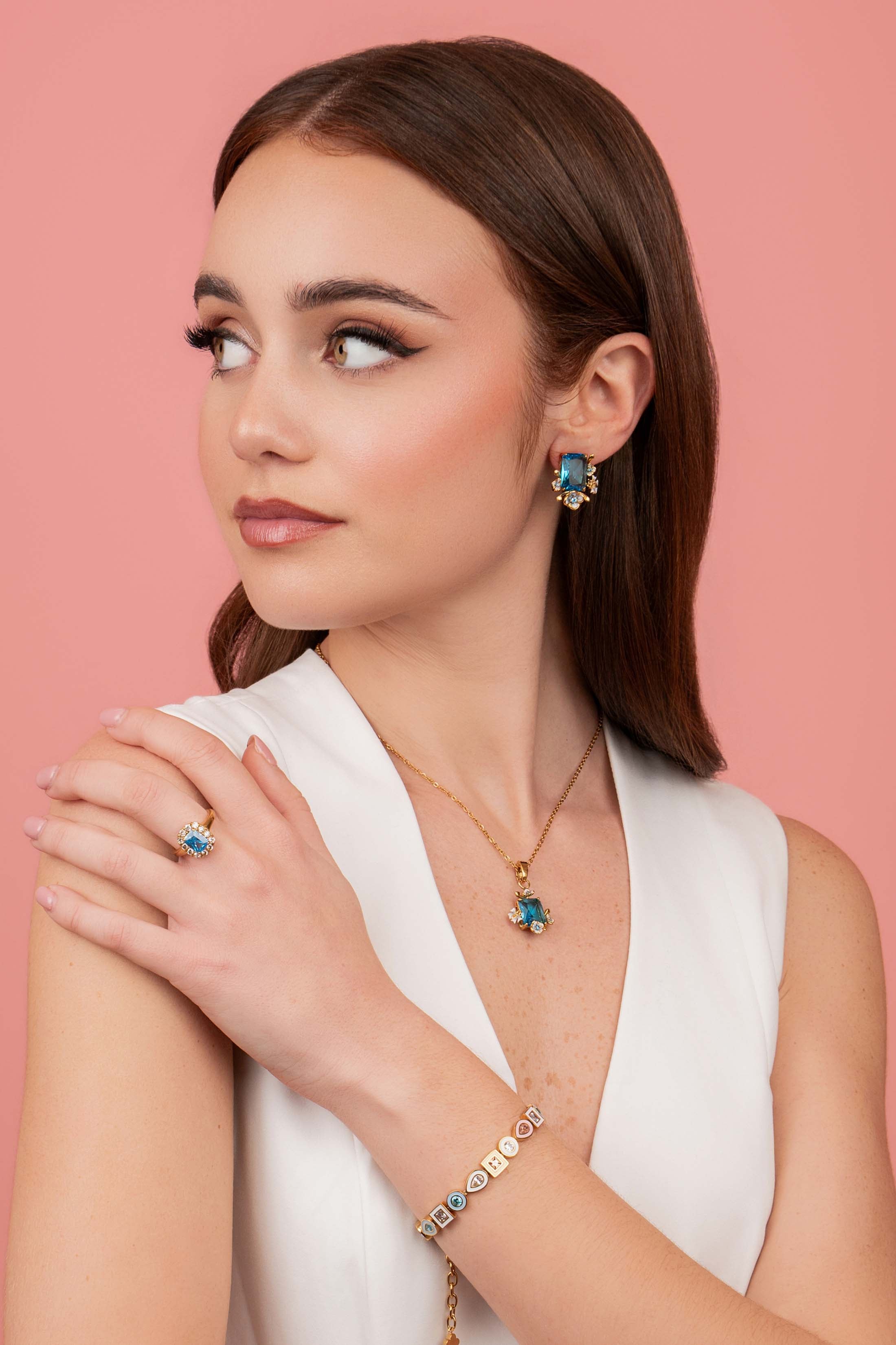 Pimpernell Blu Reġina Necklace