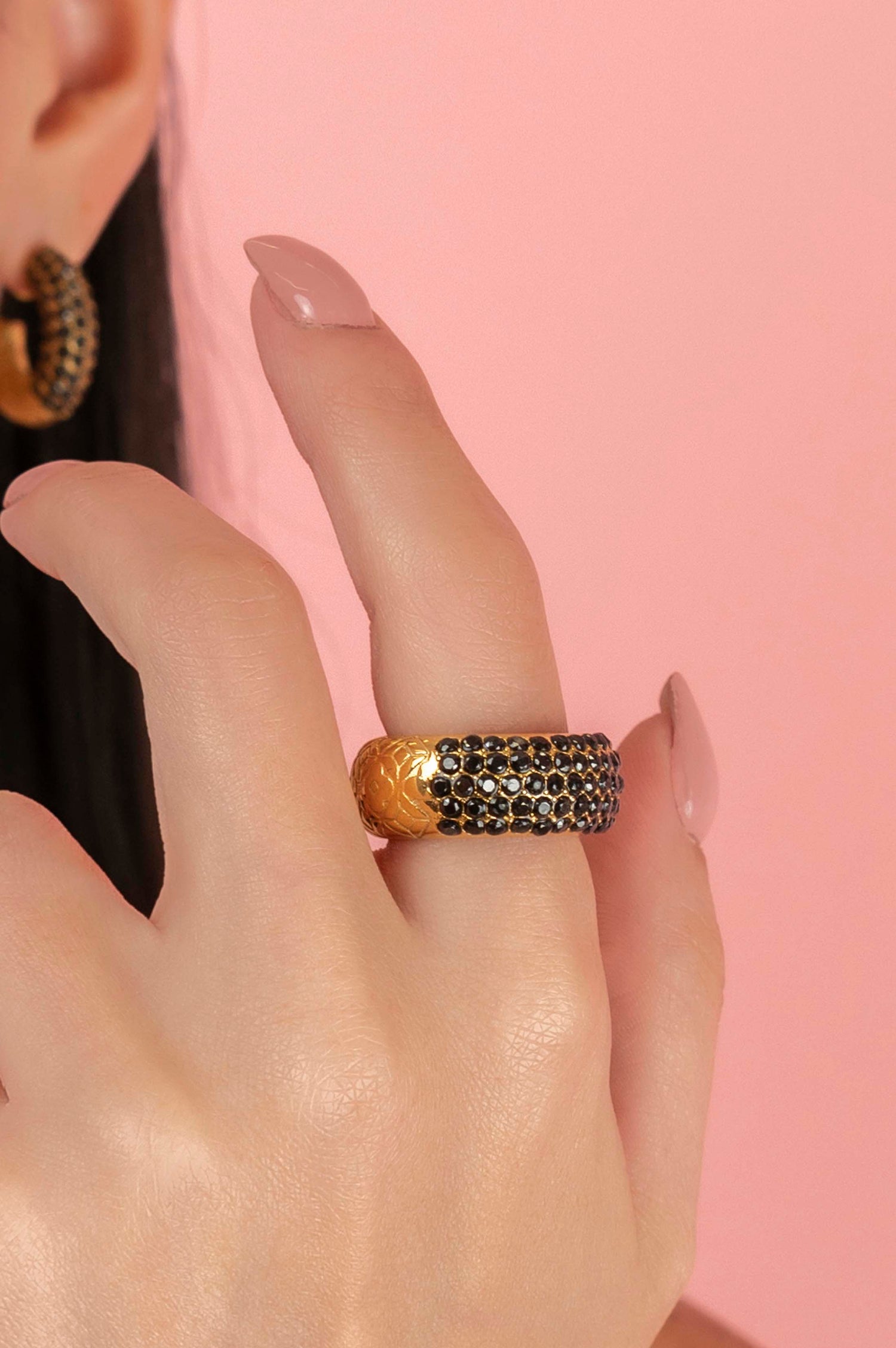 Black Pavé Patterned Ring