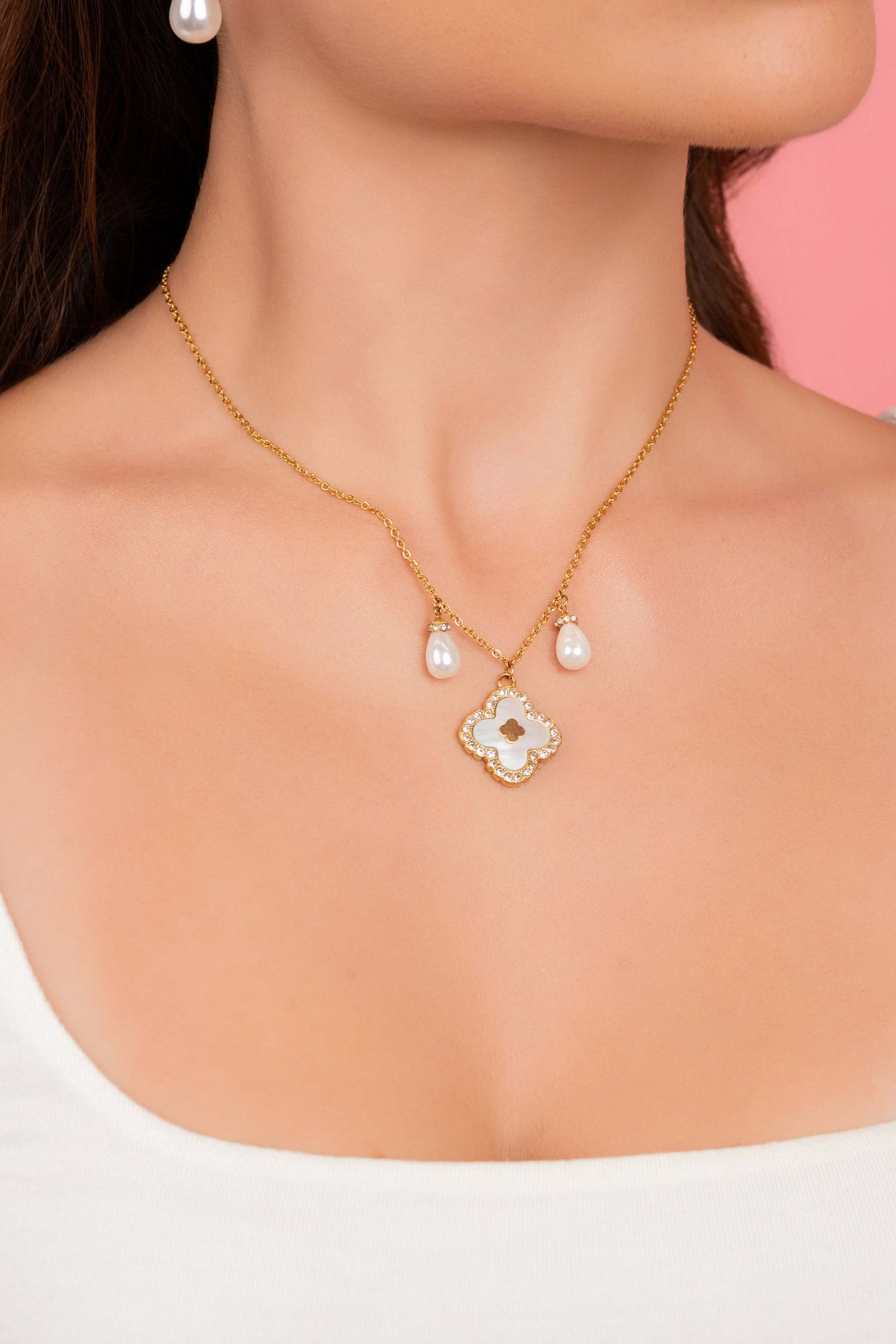 Dazzling Perla Drop Stud Earrings &amp; Necklace Gift Set