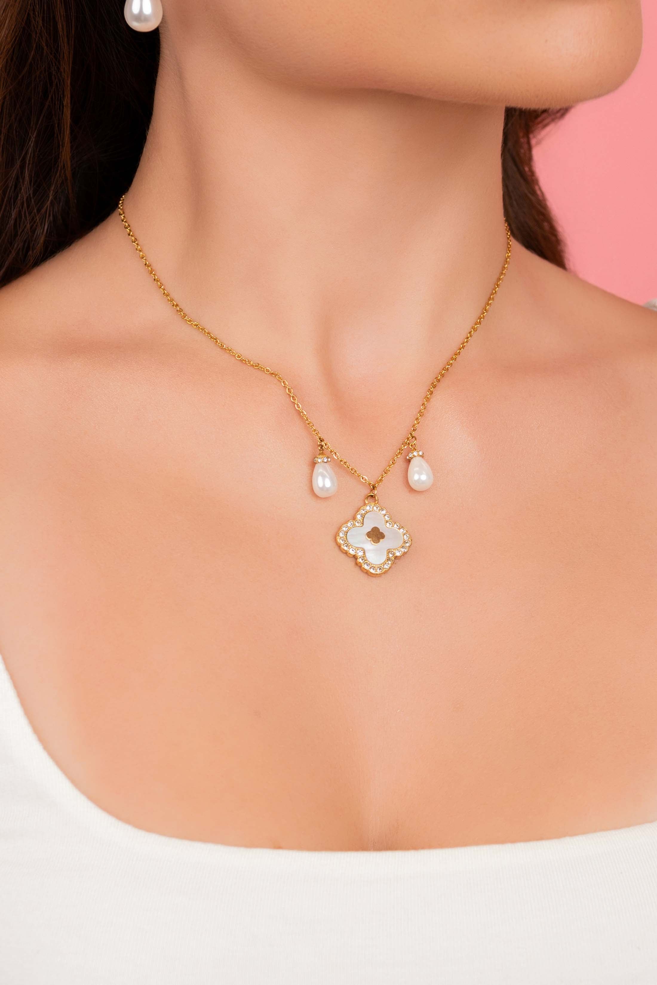 Dazzling Perla Drop Stud Earrings &amp; Necklace Gift Set