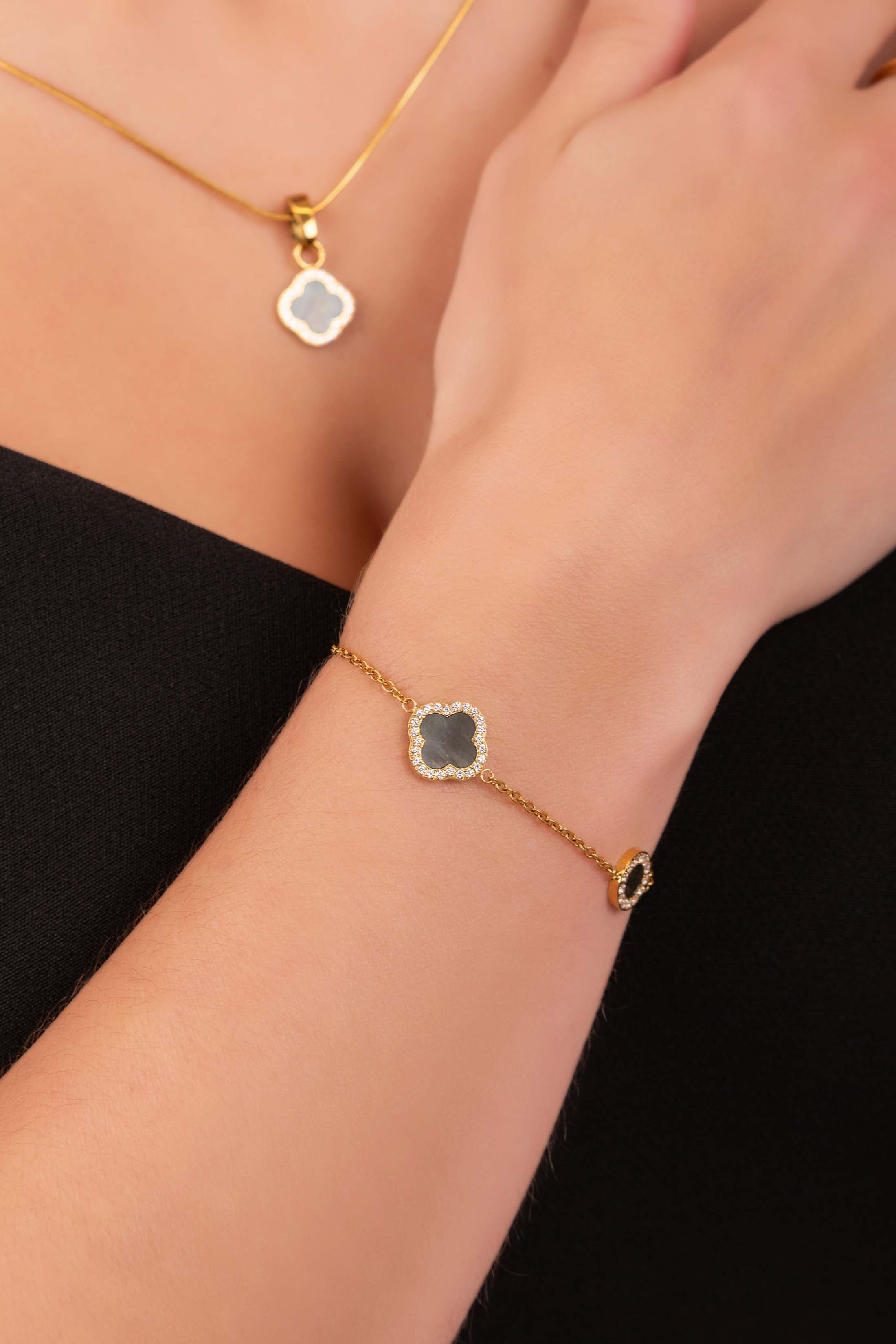 Noir Pearl Bracelet