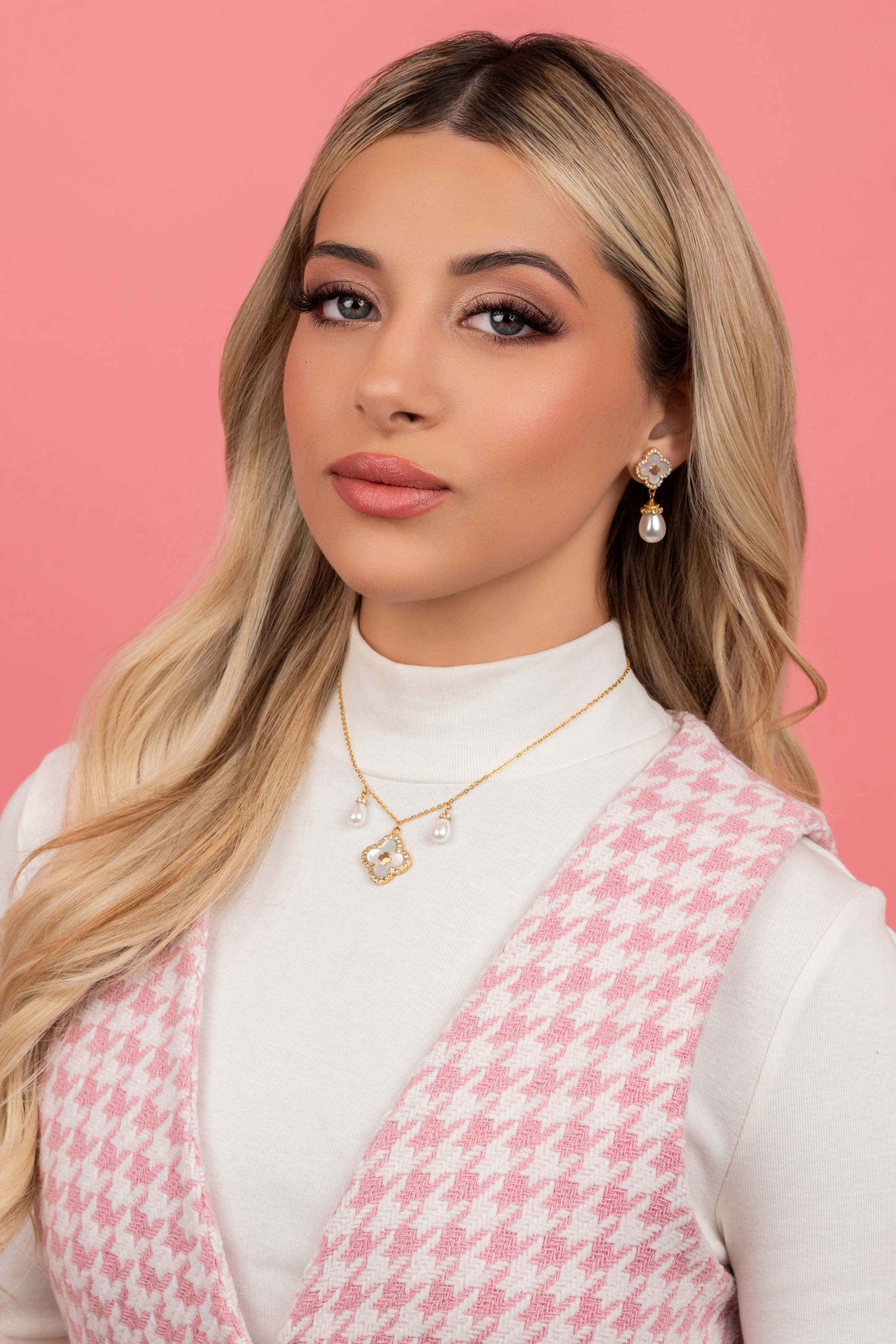 Dazzling Perla Drop Stud Earring Set