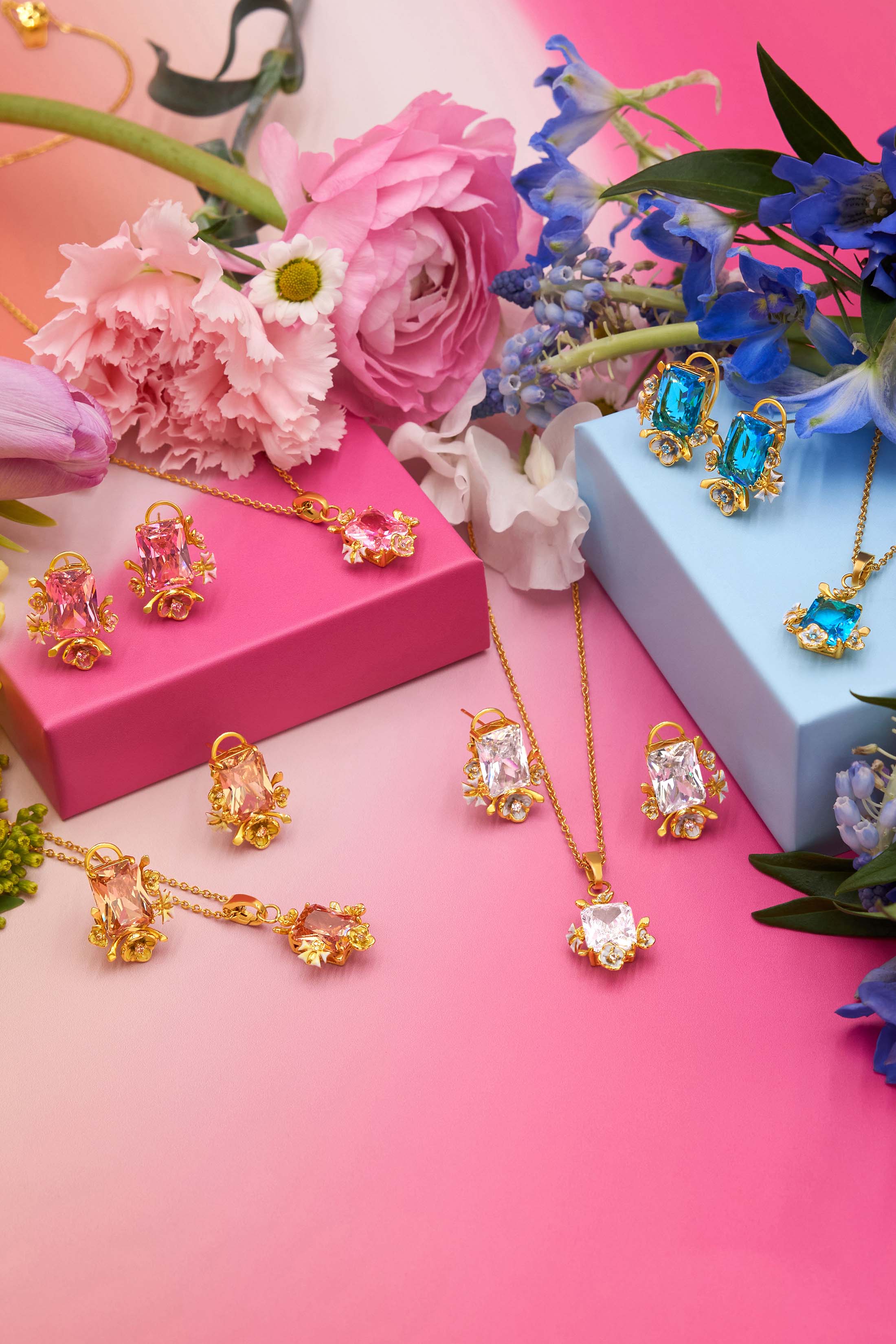 Qronfla Reġina Stud Earring Set