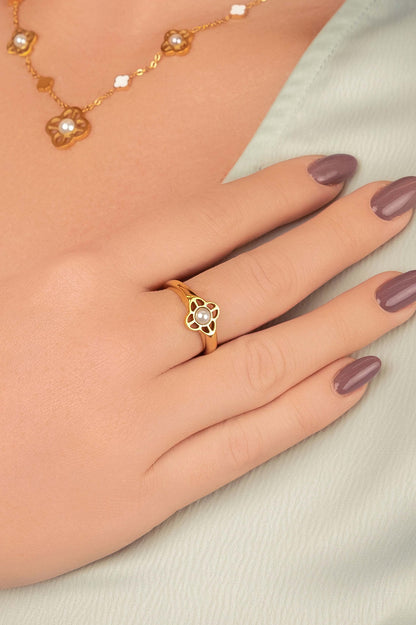 Carisma Pearl Flower Ring