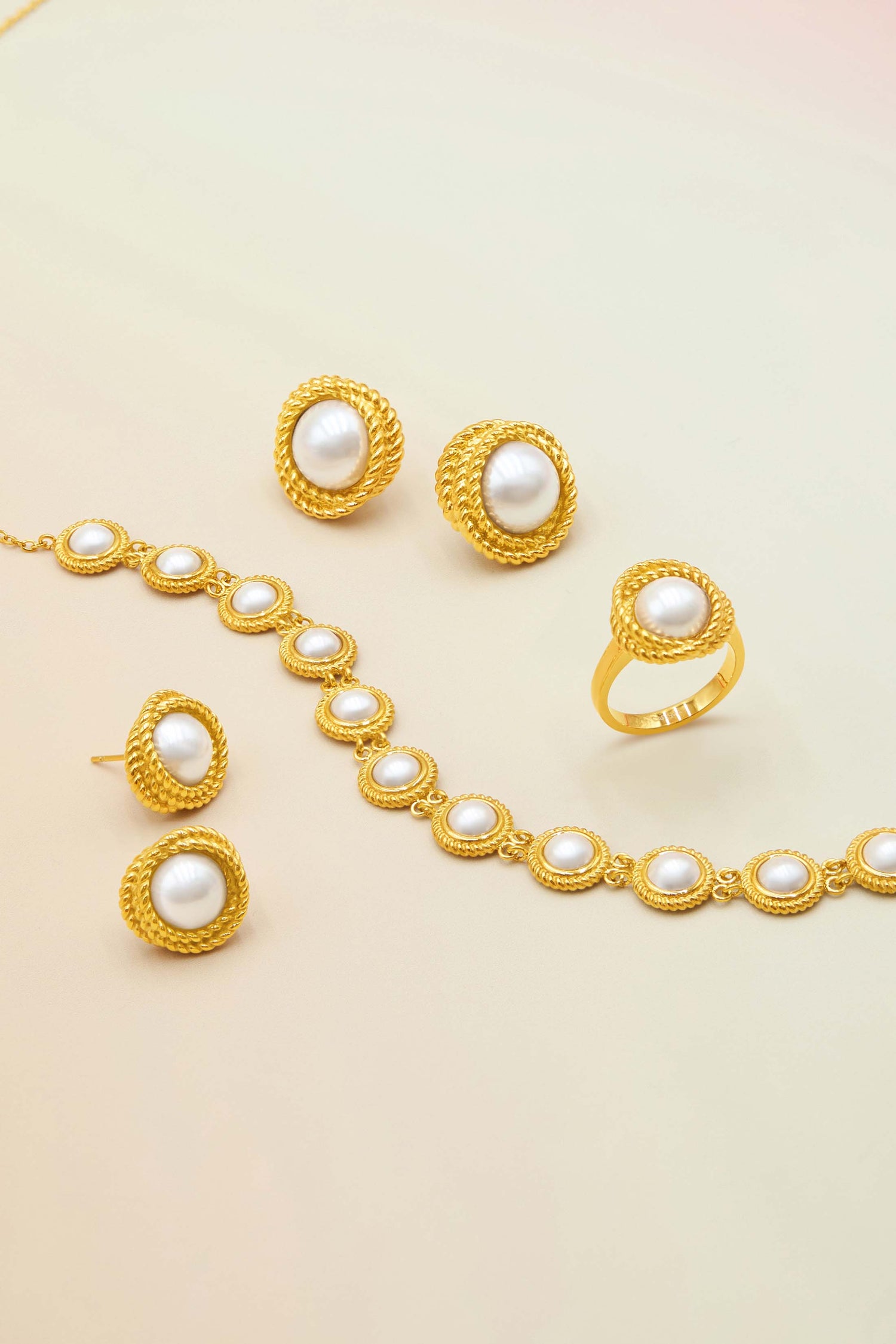 Riviera Knots Ring