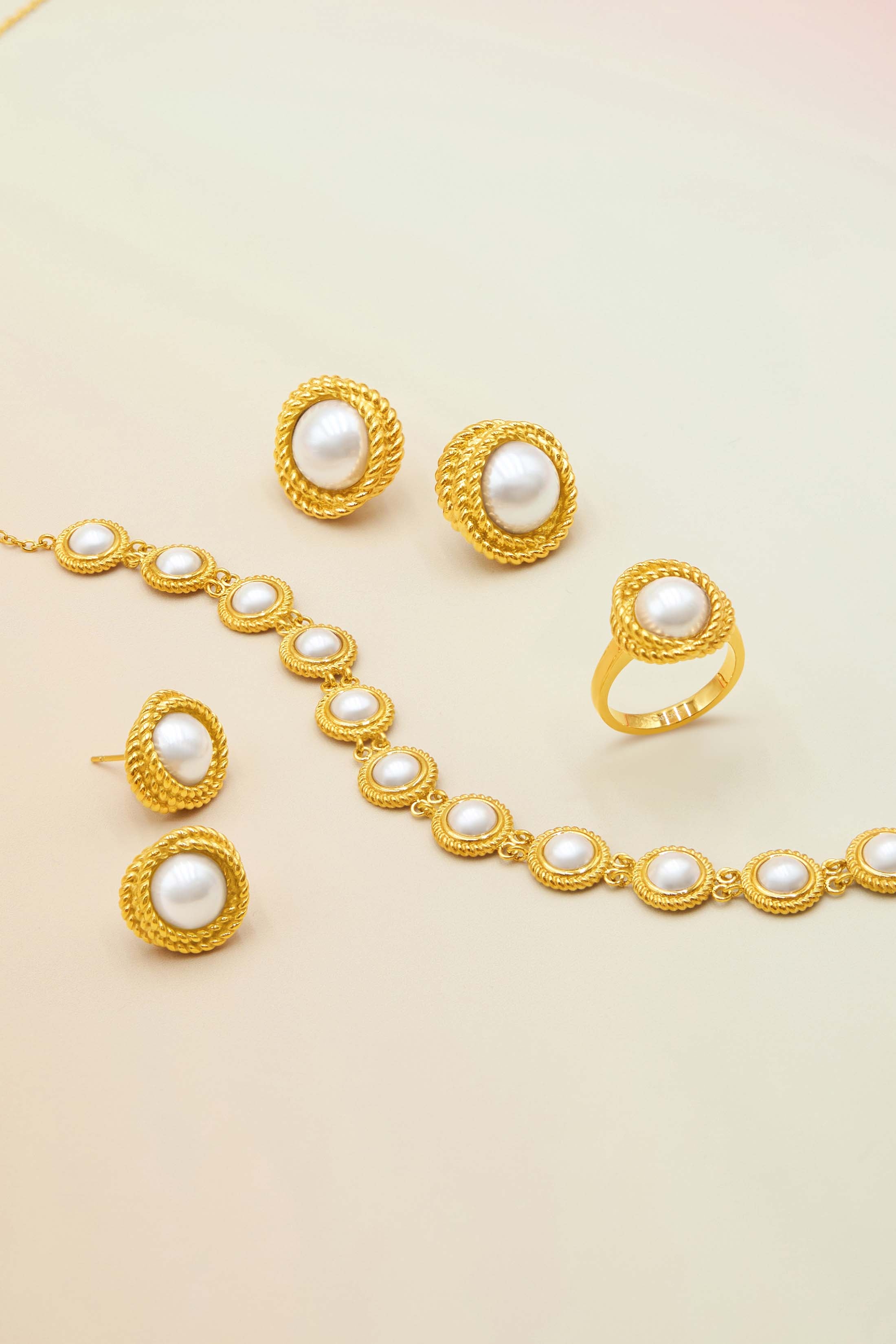 Riviera Knots Ring