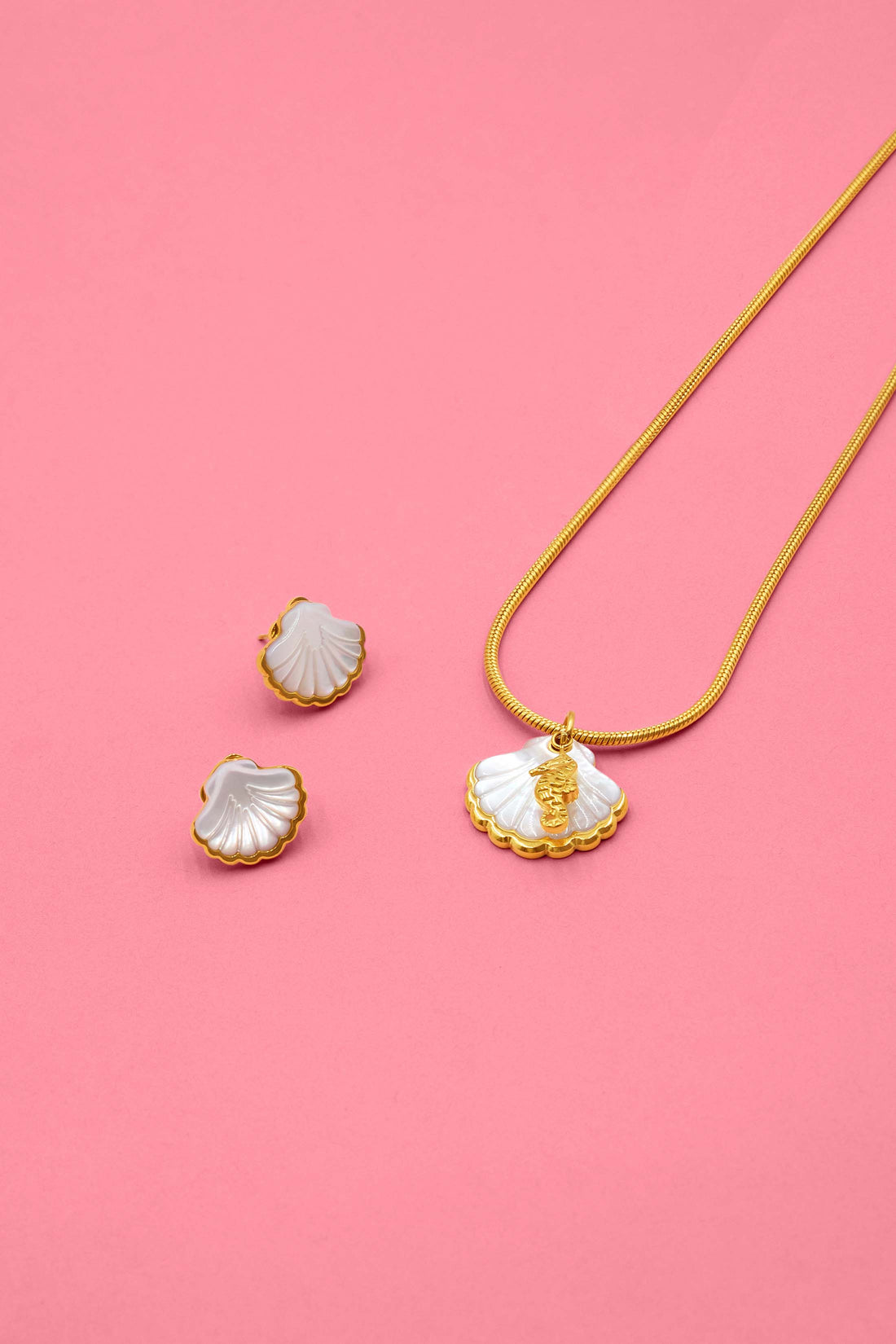 Madreperla Arżella Studs &amp; Necklace Gift Set