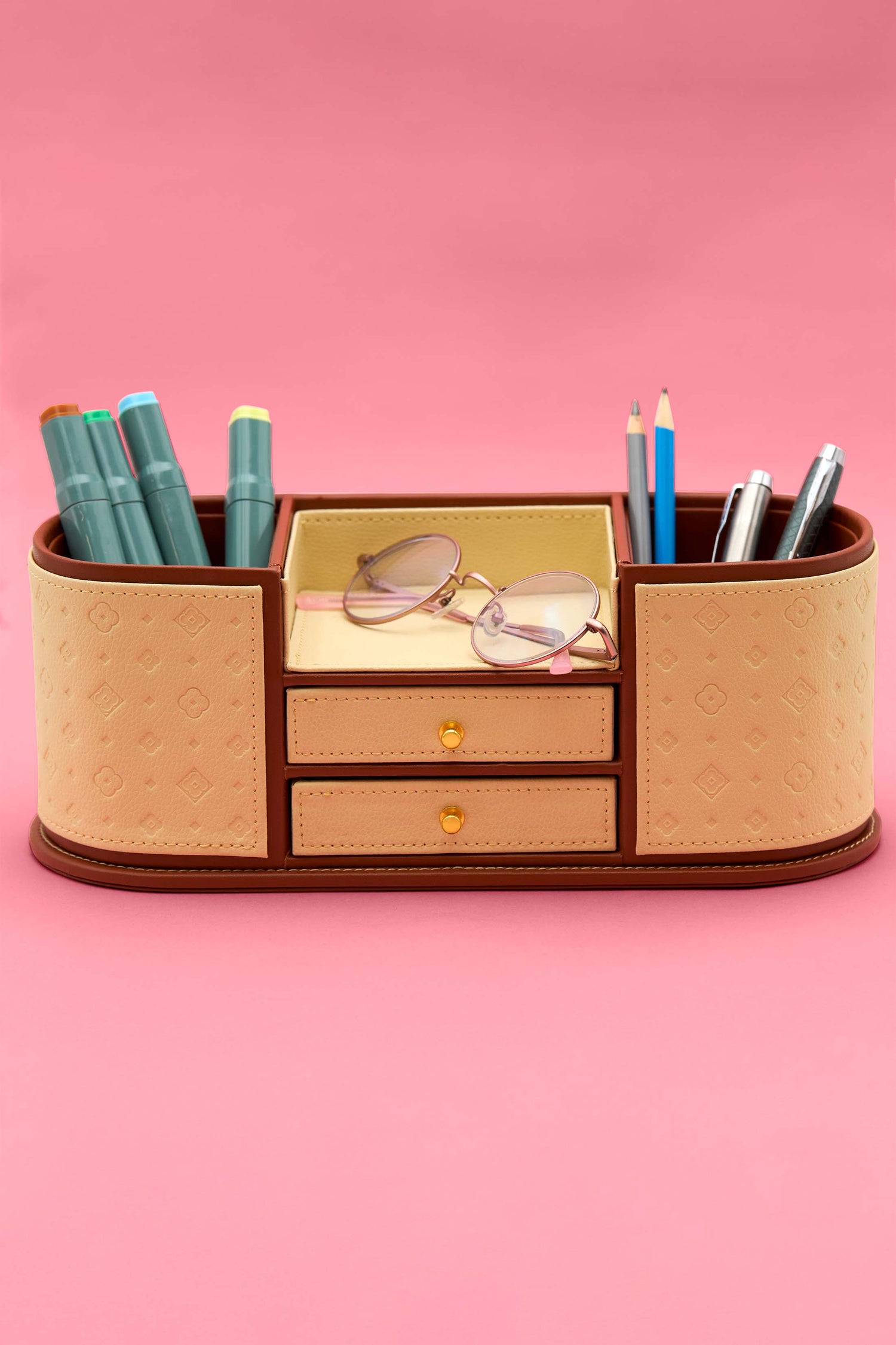 The Carisma Desk Companion