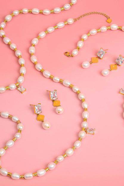 Pearl Glow Necklace