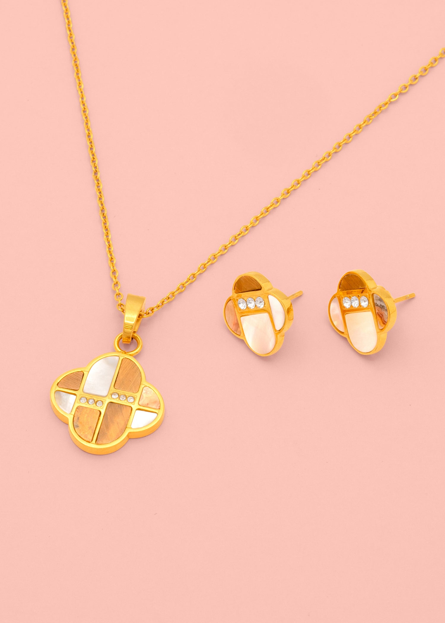 Claudia’s Stud Earring Set &amp; Emilia’s Roman Pendant Gift Set