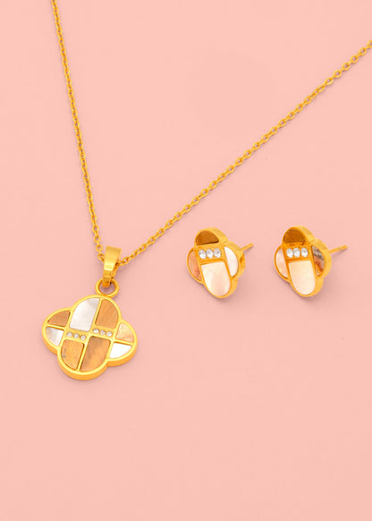 Claudia’s Stud Earring Set &amp; Emilia’s Roman Pendant Gift Set