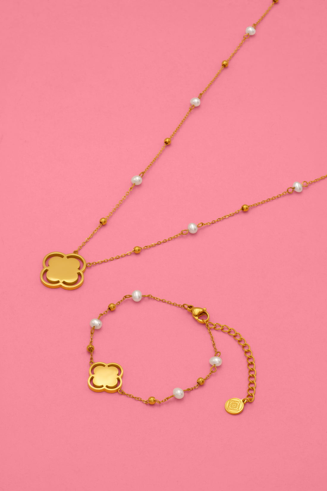 Engravable Carisma Logo Freshwater Pearl Necklace &amp; Bracelet Gift Set