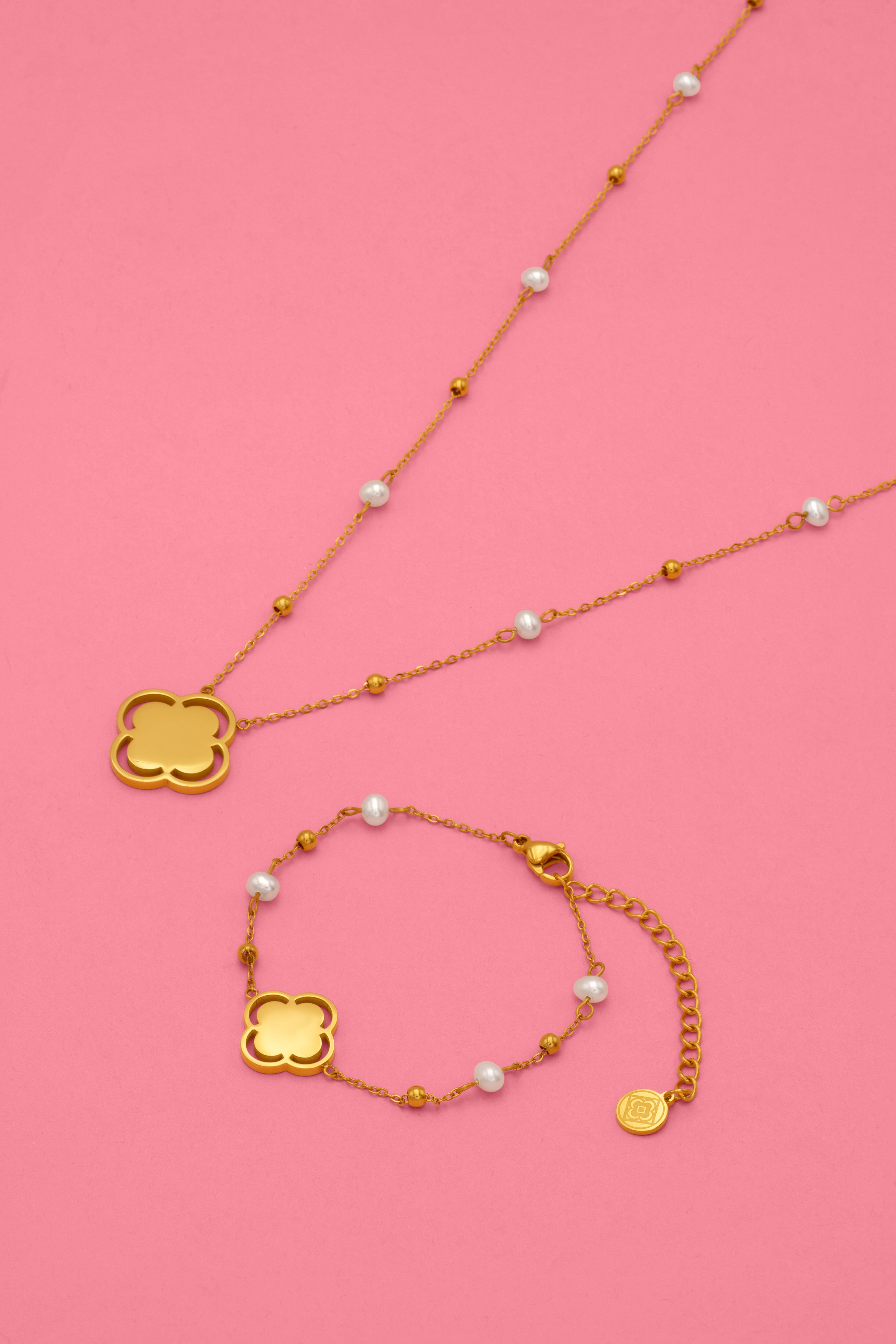 Engravable Carisma Logo Freshwater Pearl Necklace &amp; Bracelet Gift Set